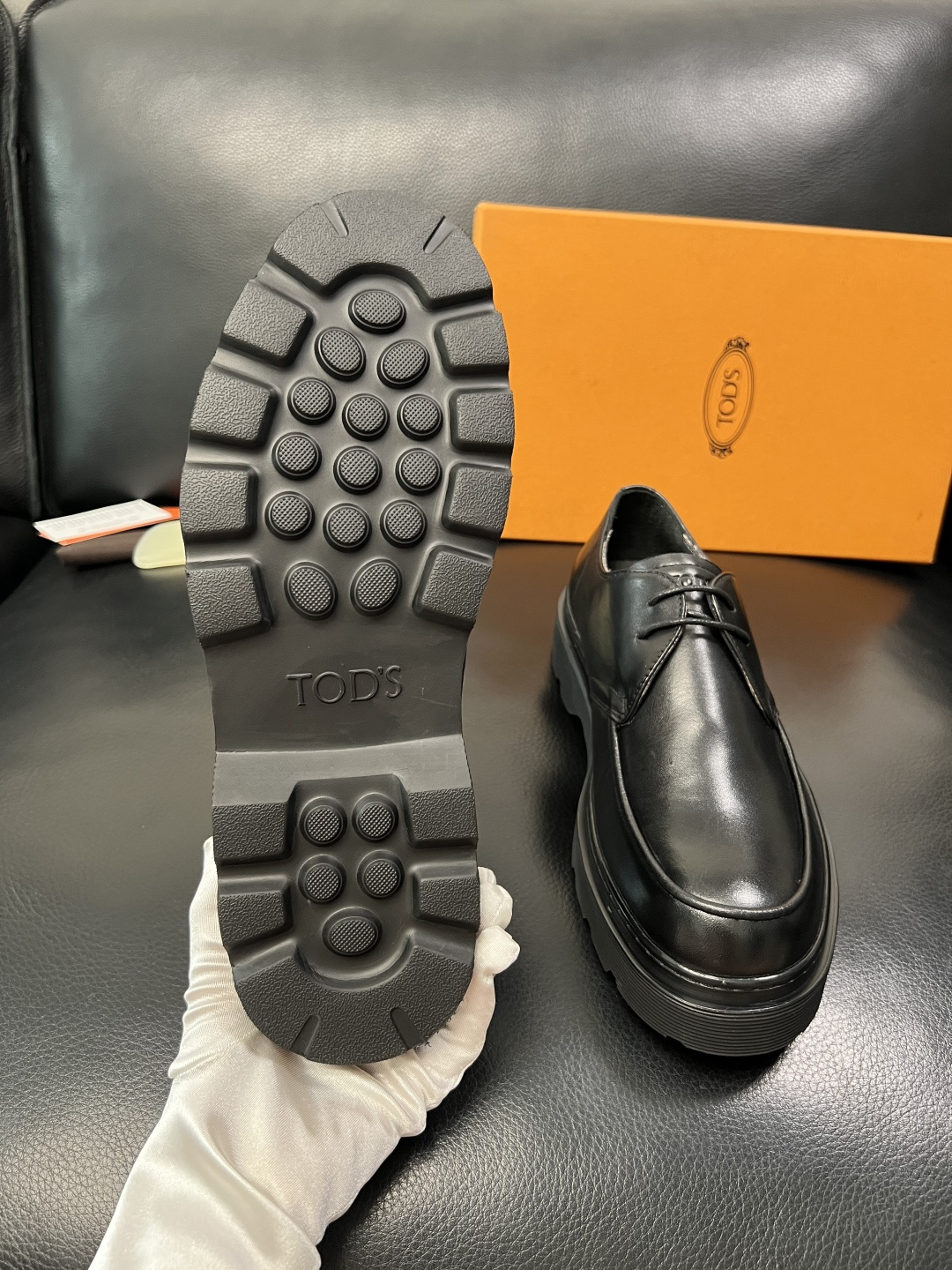 Tods  高品质  顶级工艺品  托德斯  皮鞋专柜新款，原厂配置意大利进口牛皮面料，高品质复杂拼接工