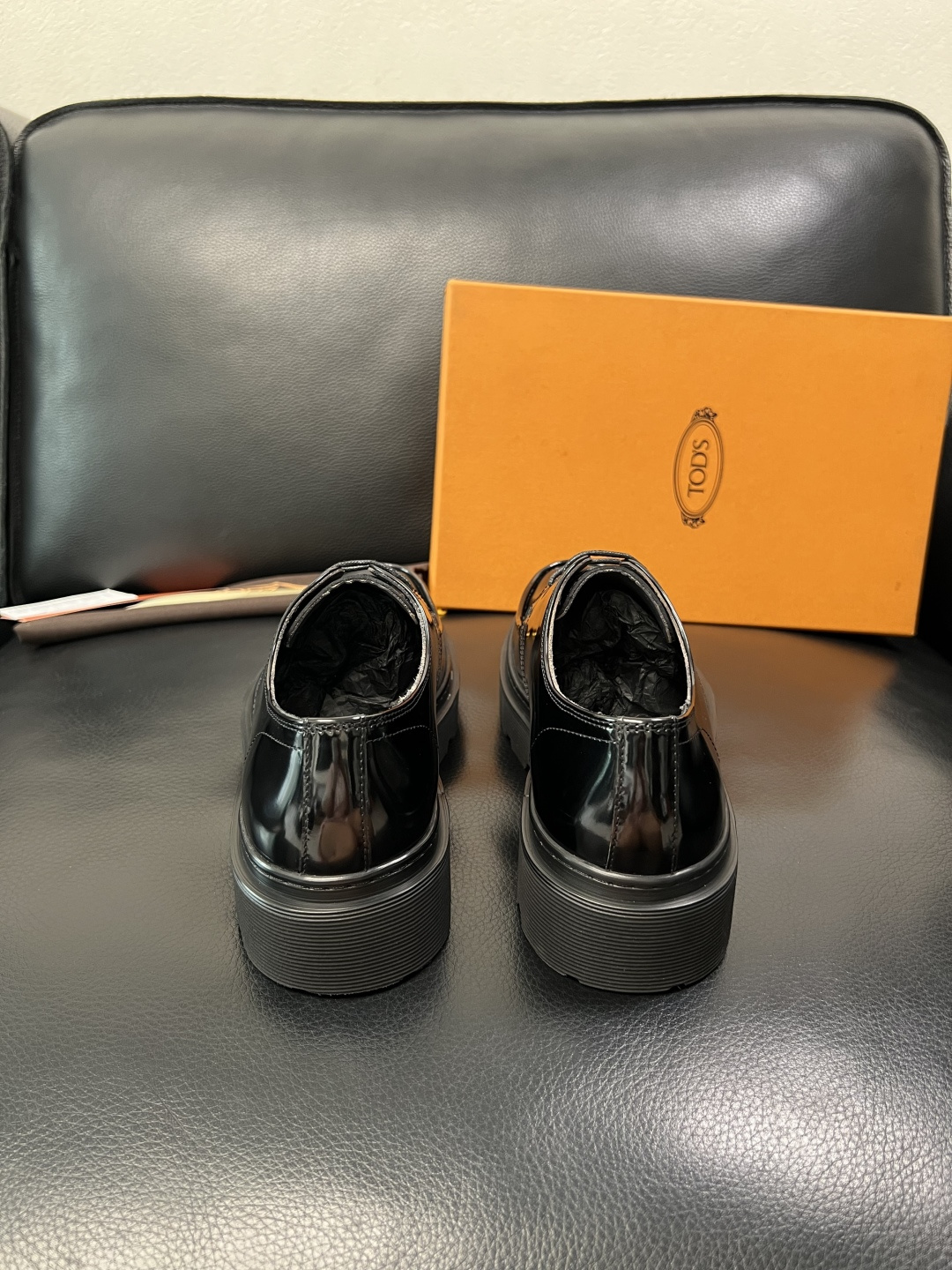 Tods  高品质  顶级工艺品  托德斯  皮鞋专柜新款，原厂配置意大利进口牛皮面料，高品质复杂拼接工