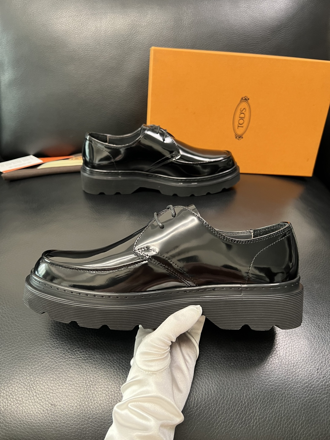 Tods  高品质  顶级工艺品  托德斯  皮鞋专柜新款，原厂配置意大利进口牛皮面料，高品质复杂拼接工