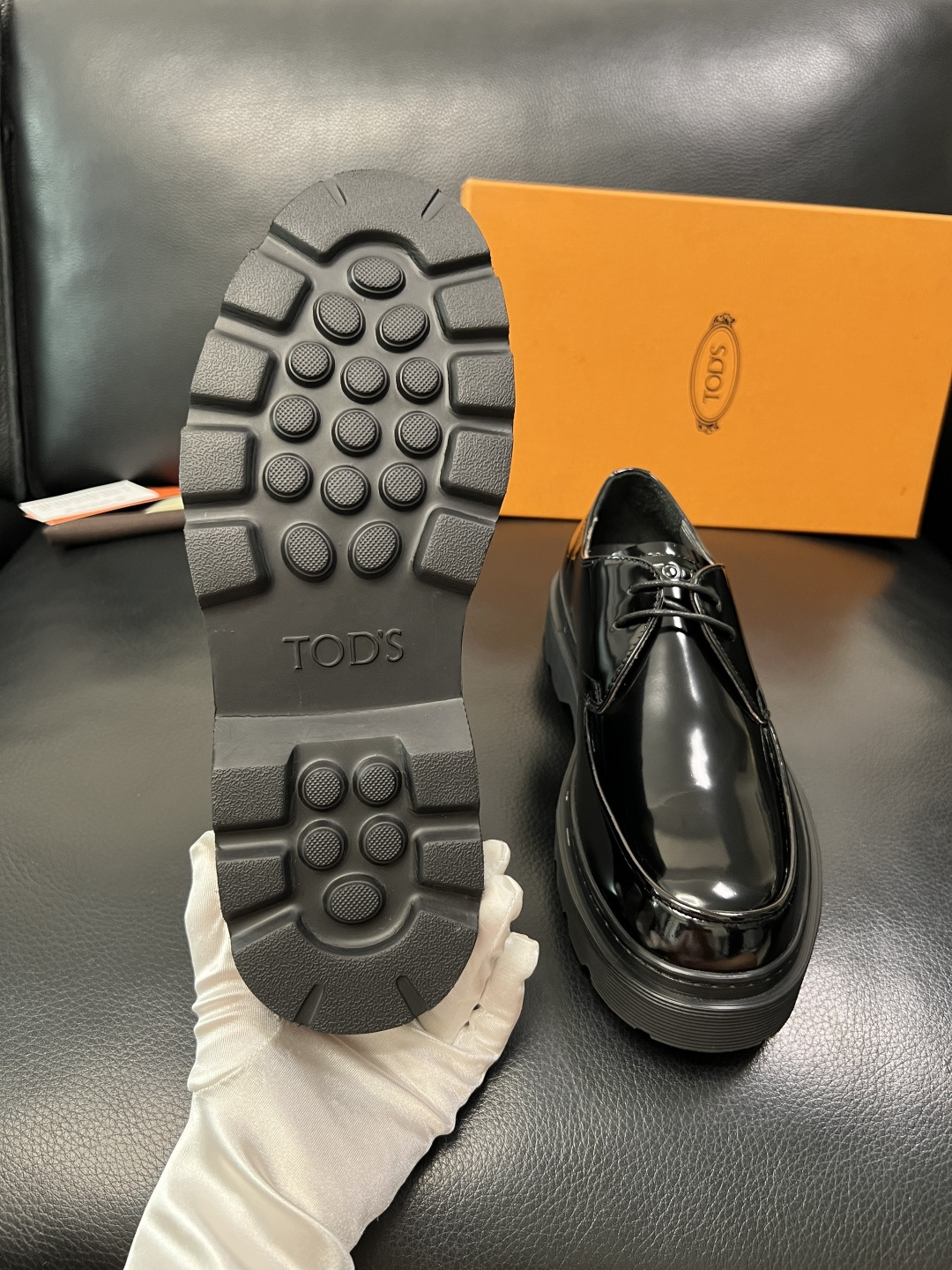 Tods  高品质  顶级工艺品  托德斯  皮鞋专柜新款，原厂配置意大利进口牛皮面料，高品质复杂拼接工