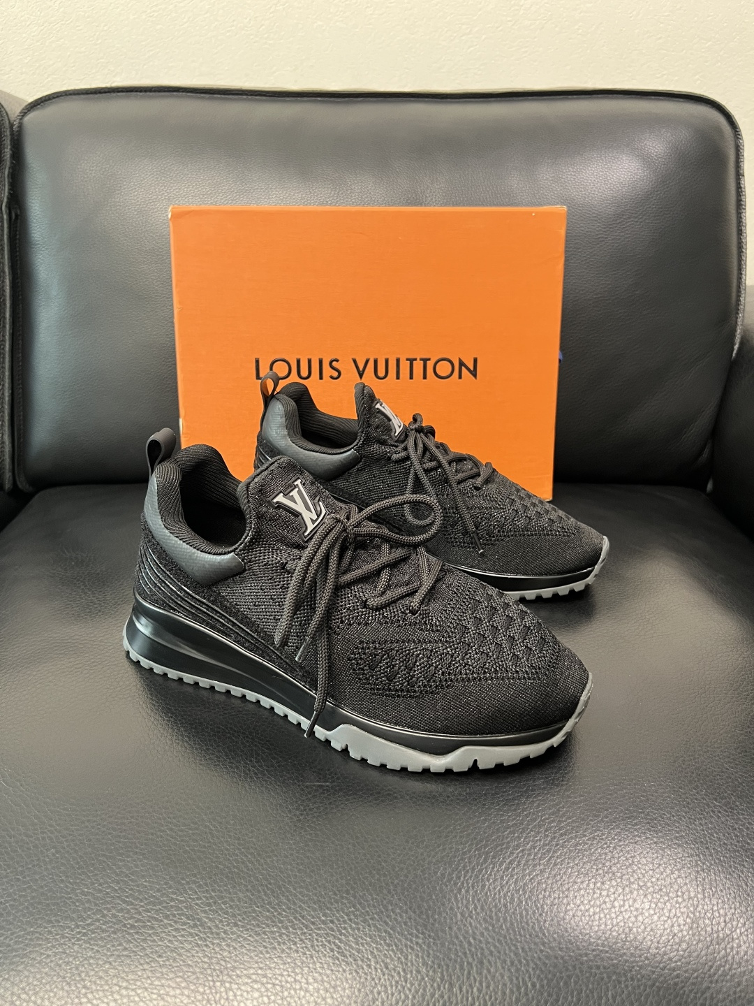 Lv  高品质  顶级工艺品  路易威登，运动板鞋专柜同步，鞋面意大利进口飞织面料，高品质拼接缤纷色彩复