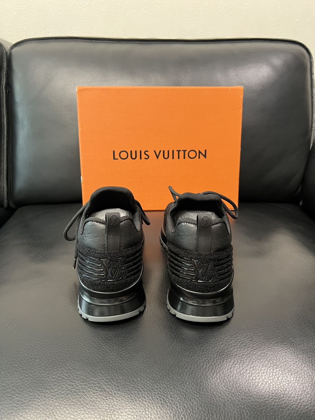Lv  高品质  顶级工艺品  路易威登，运动板鞋专柜同步，鞋面意大利进口飞织面料，高品质拼接缤纷色彩复