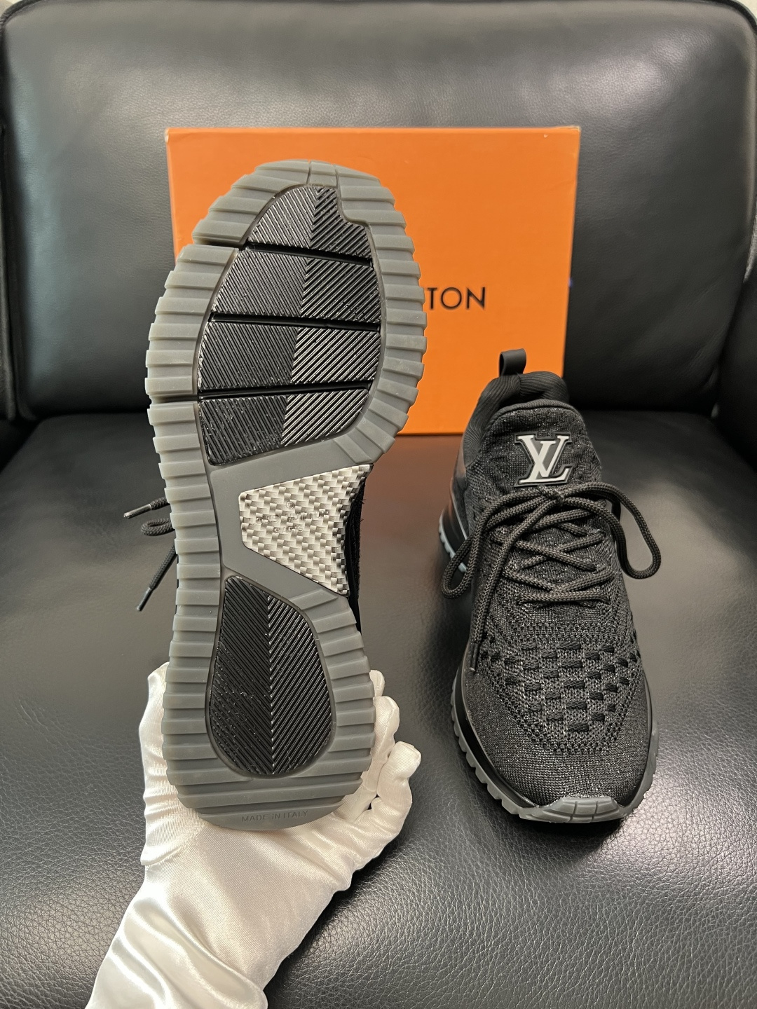 Lv  高品质  顶级工艺品  路易威登，运动板鞋专柜同步，鞋面意大利进口飞织面料，高品质拼接缤纷色彩复