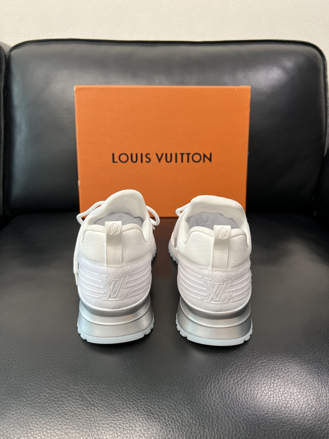 Lv  高品质  顶级工艺品  路易威登，运动板鞋专柜同步，鞋面意大利进口飞织面料，高品质拼接缤纷色彩复