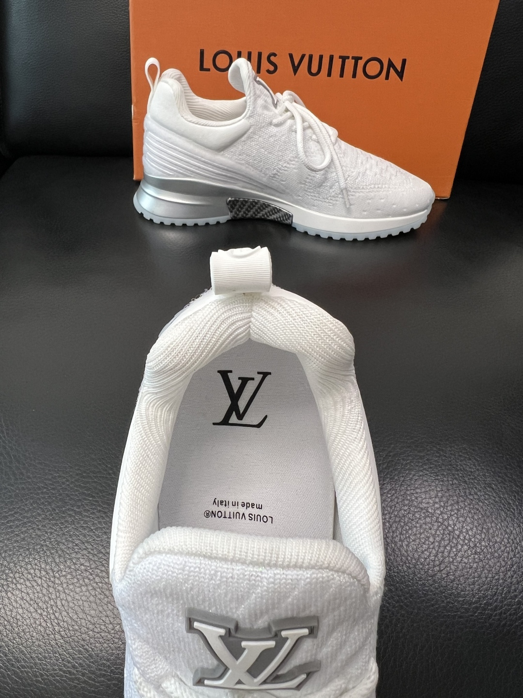 Lv  高品质  顶级工艺品  路易威登，运动板鞋专柜同步，鞋面意大利进口飞织面料，高品质拼接缤纷色彩复