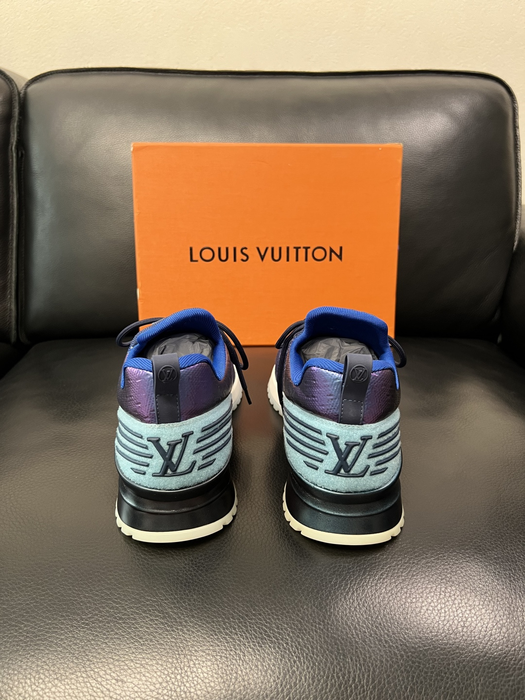 Lv  高品质  顶级工艺品  路易威登，运动板鞋专柜同步，鞋面意大利进口飞织面料，高品质拼接缤纷色彩复