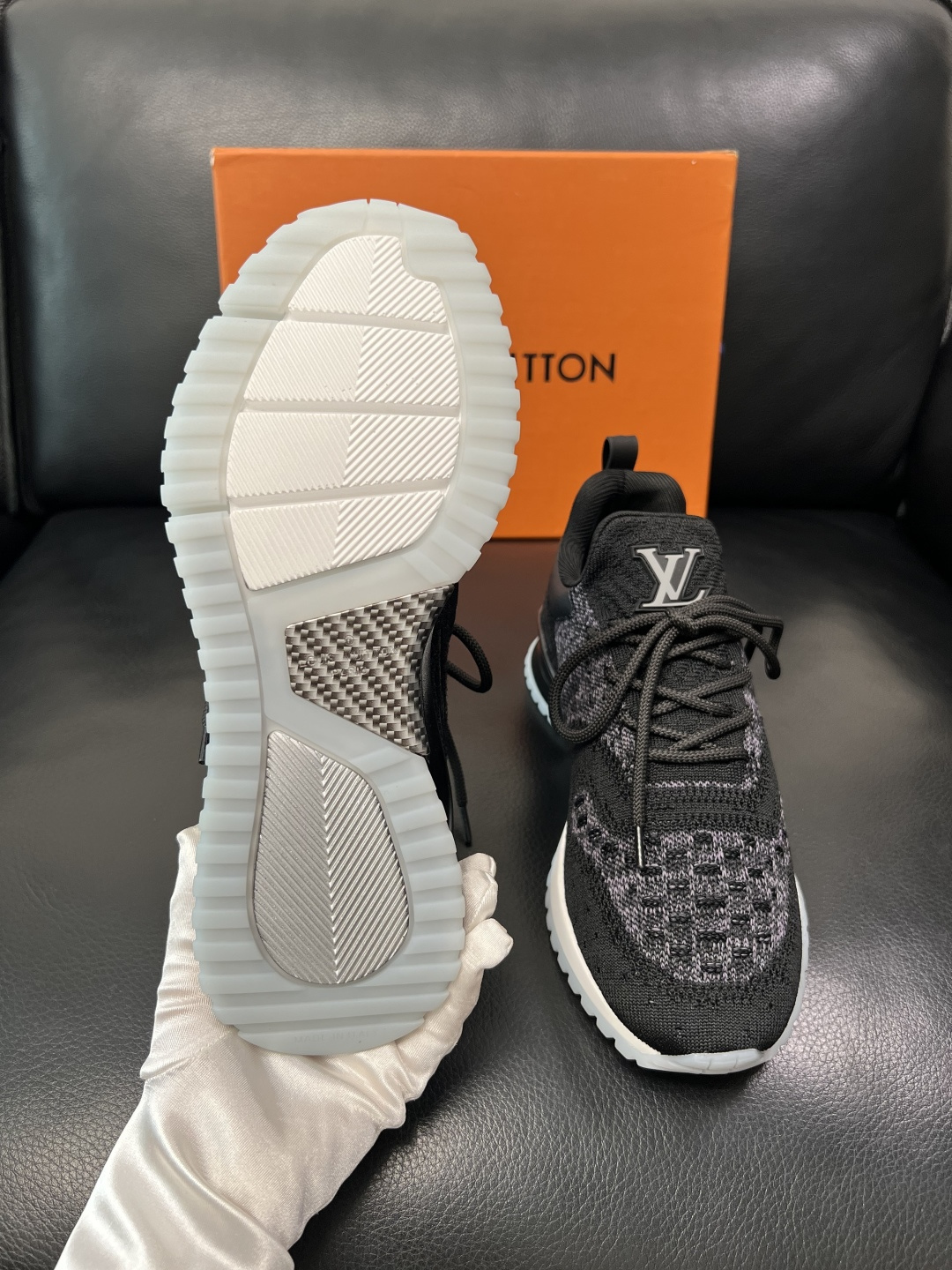 Lv  高品质  顶级工艺品  路易威登，运动板鞋专柜同步，鞋面意大利进口飞织面料，高品质拼接缤纷色彩复