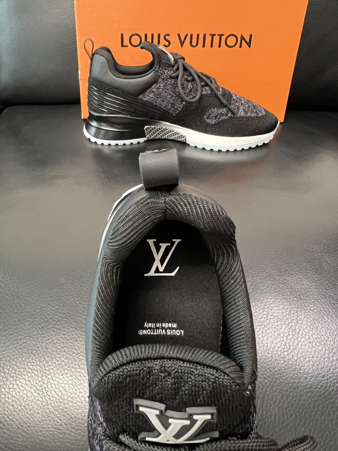 Lv  高品质  顶级工艺品  路易威登，运动板鞋专柜同步，鞋面意大利进口飞织面料，高品质拼接缤纷色彩复