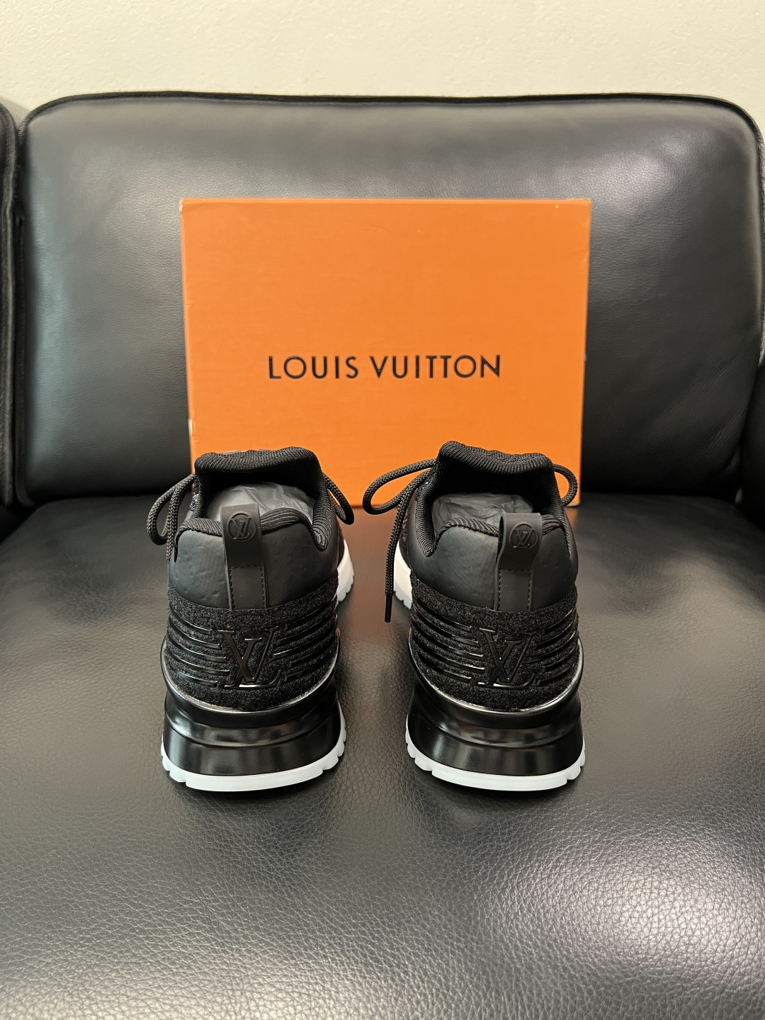 Lv  高品质  顶级工艺品  路易威登，运动板鞋专柜同步，鞋面意大利进口飞织面料，高品质拼接缤纷色彩复