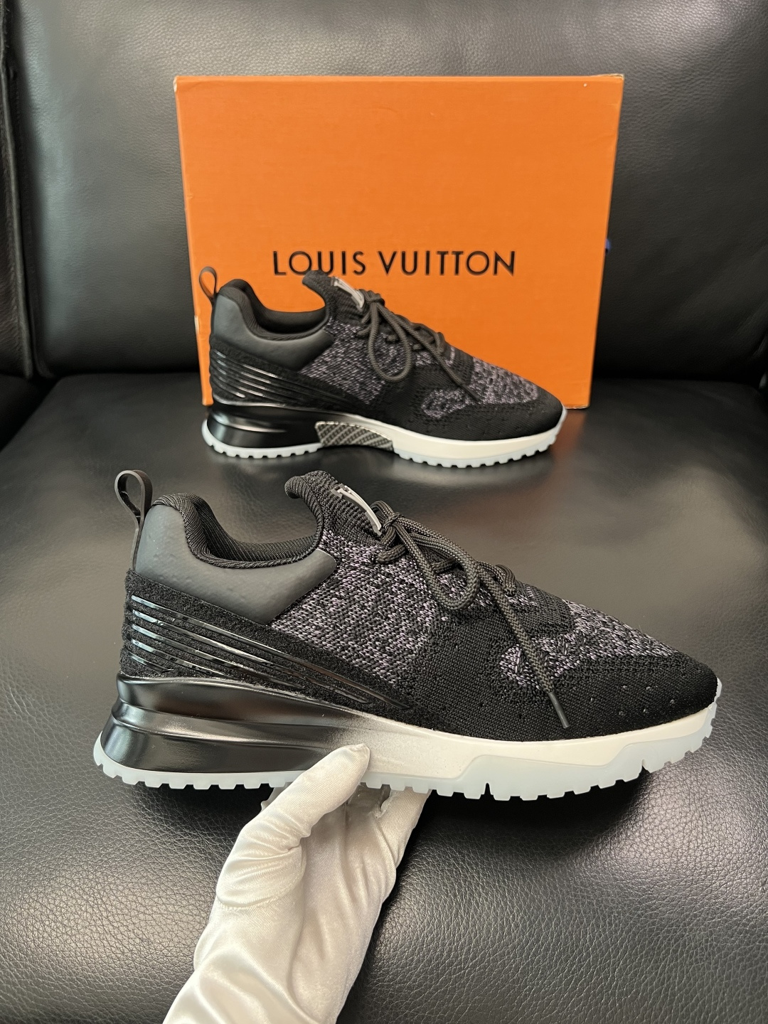 Lv  高品质  顶级工艺品  路易威登，运动板鞋专柜同步，鞋面意大利进口飞织面料，高品质拼接缤纷色彩复