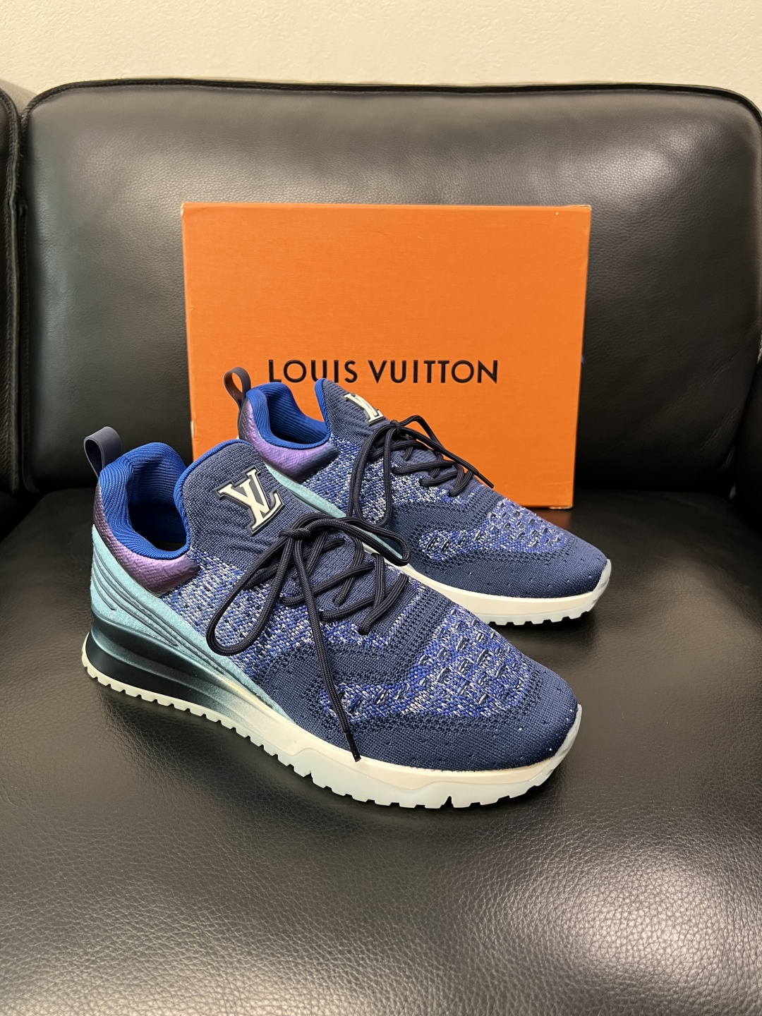 Lv  高品质  顶级工艺品  路易威登，运动板鞋专柜同步，鞋面意大利进口飞织面料，高品质拼接缤纷色彩复