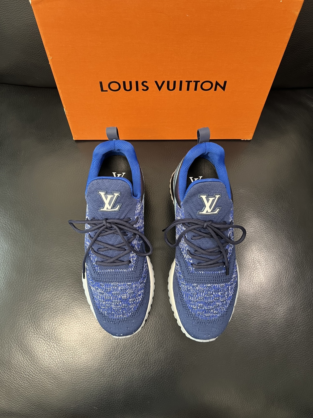Lv  高品质  顶级工艺品  路易威登，运动板鞋专柜同步，鞋面意大利进口飞织面料，高品质拼接缤纷色彩复