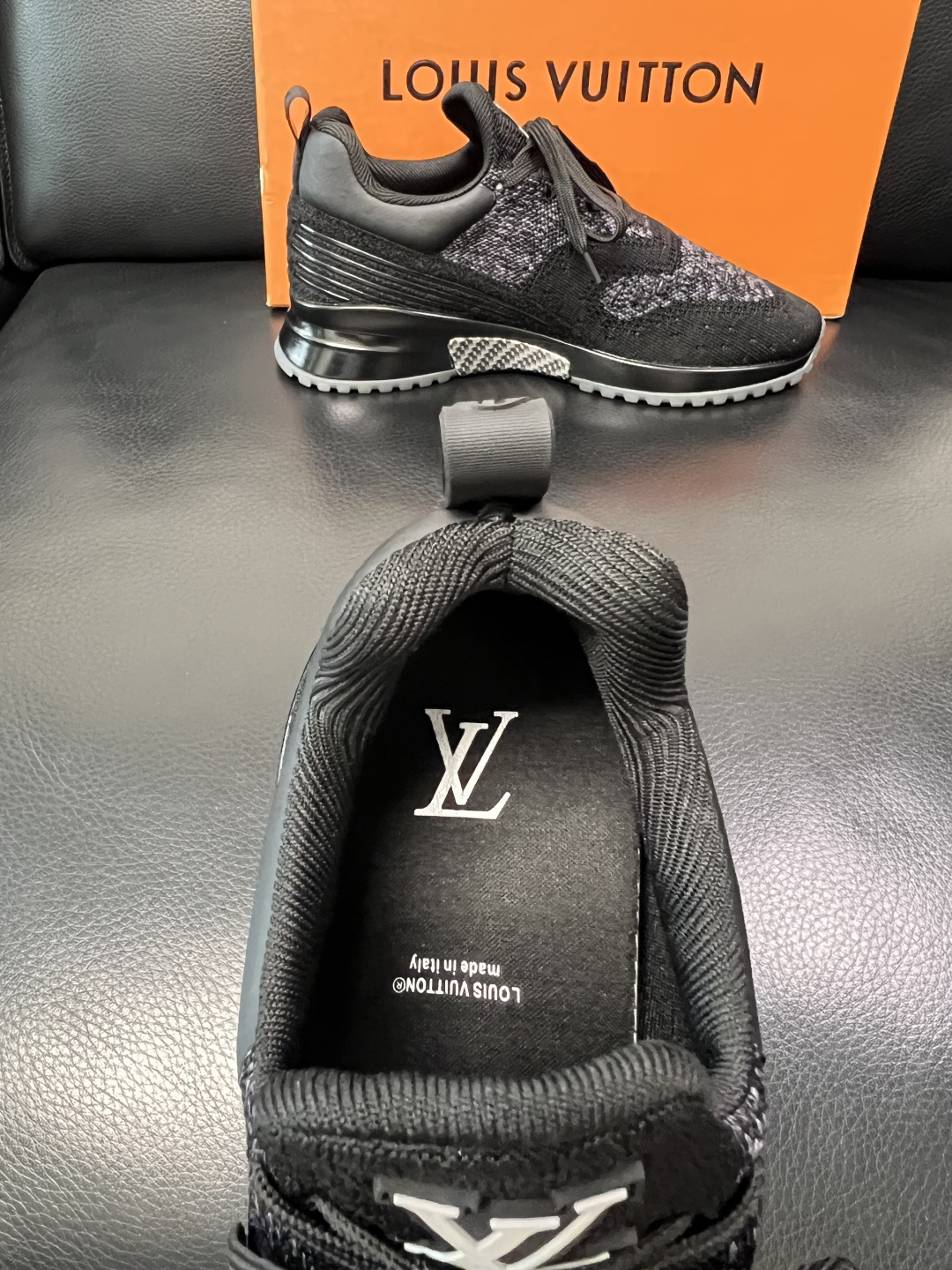 Lv  高品质  顶级工艺品  路易威登，运动板鞋专柜同步，鞋面意大利进口飞织面料，高品质拼接缤纷色彩复