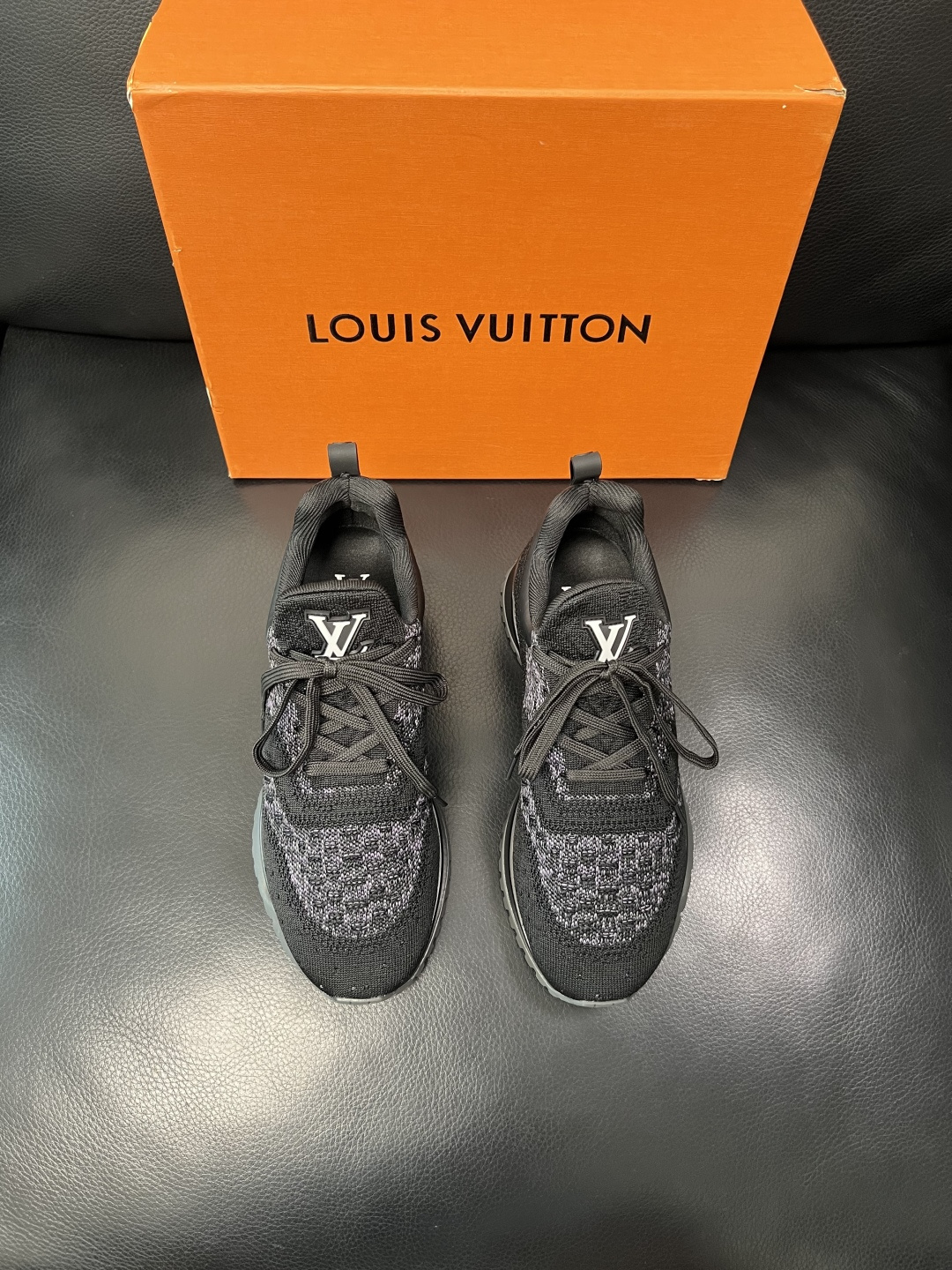 Lv  高品质  顶级工艺品  路易威登，运动板鞋专柜同步，鞋面意大利进口飞织面料，高品质拼接缤纷色彩复