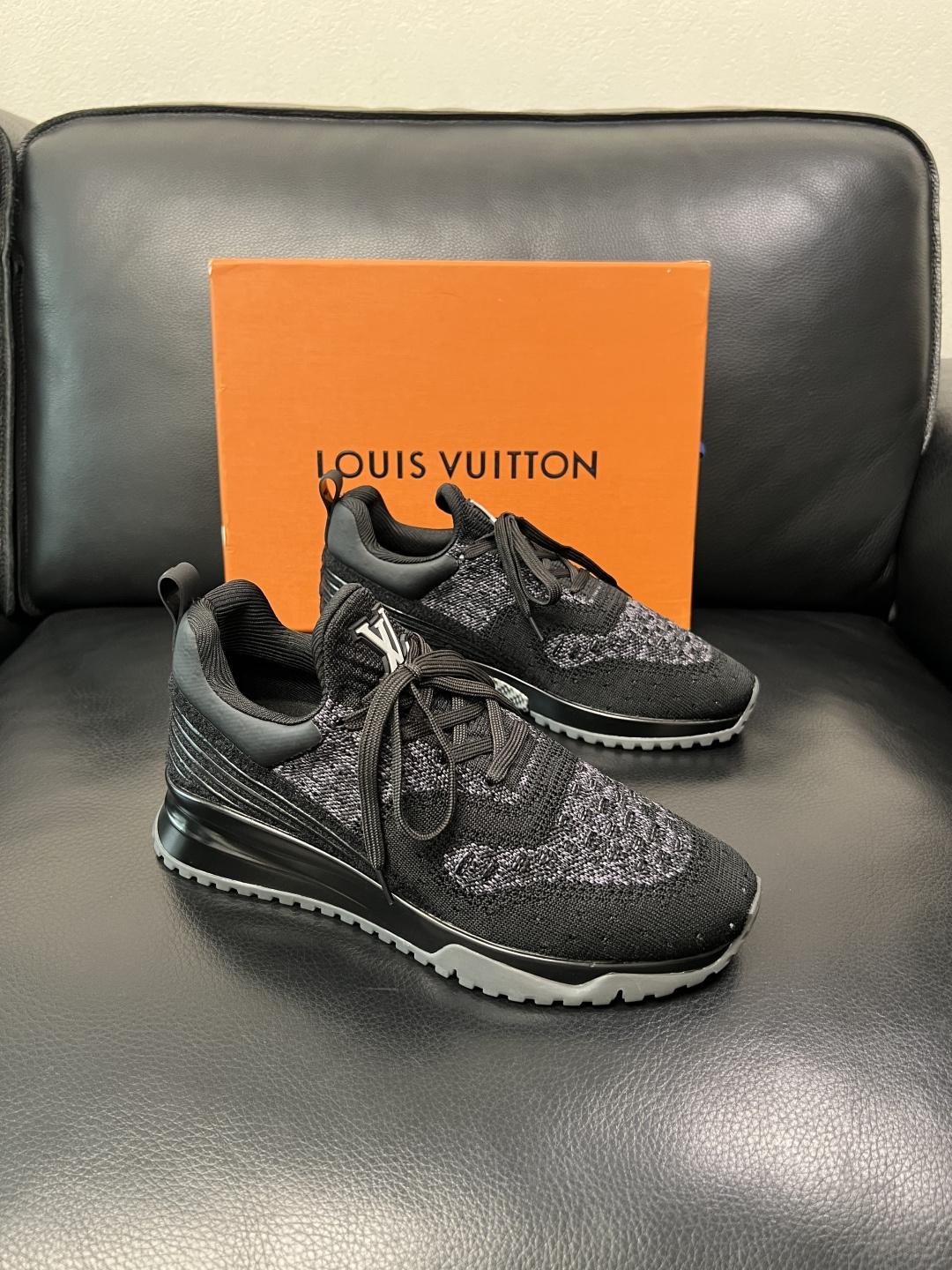 Lv  高品质  顶级工艺品  路易威登，运动板鞋专柜同步，鞋面意大利进口飞织面料，高品质拼接缤纷色彩复
