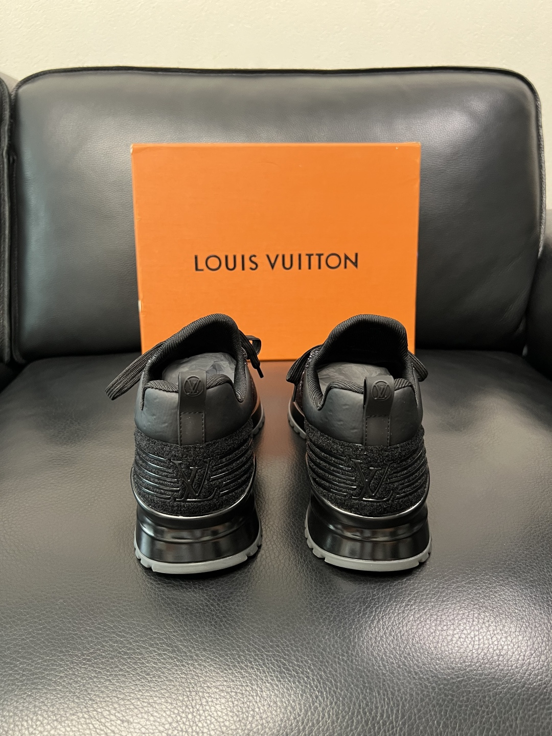 Lv  高品质  顶级工艺品  路易威登，运动板鞋专柜同步，鞋面意大利进口飞织面料，高品质拼接缤纷色彩复