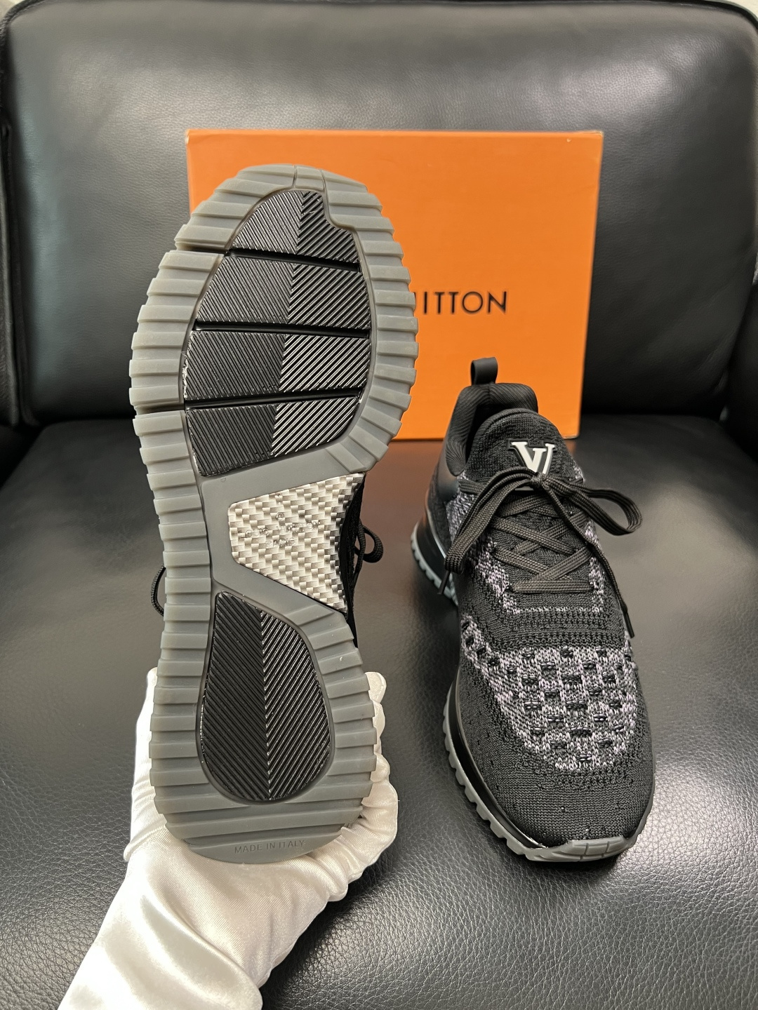 Lv  高品质  顶级工艺品  路易威登，运动板鞋专柜同步，鞋面意大利进口飞织面料，高品质拼接缤纷色彩复