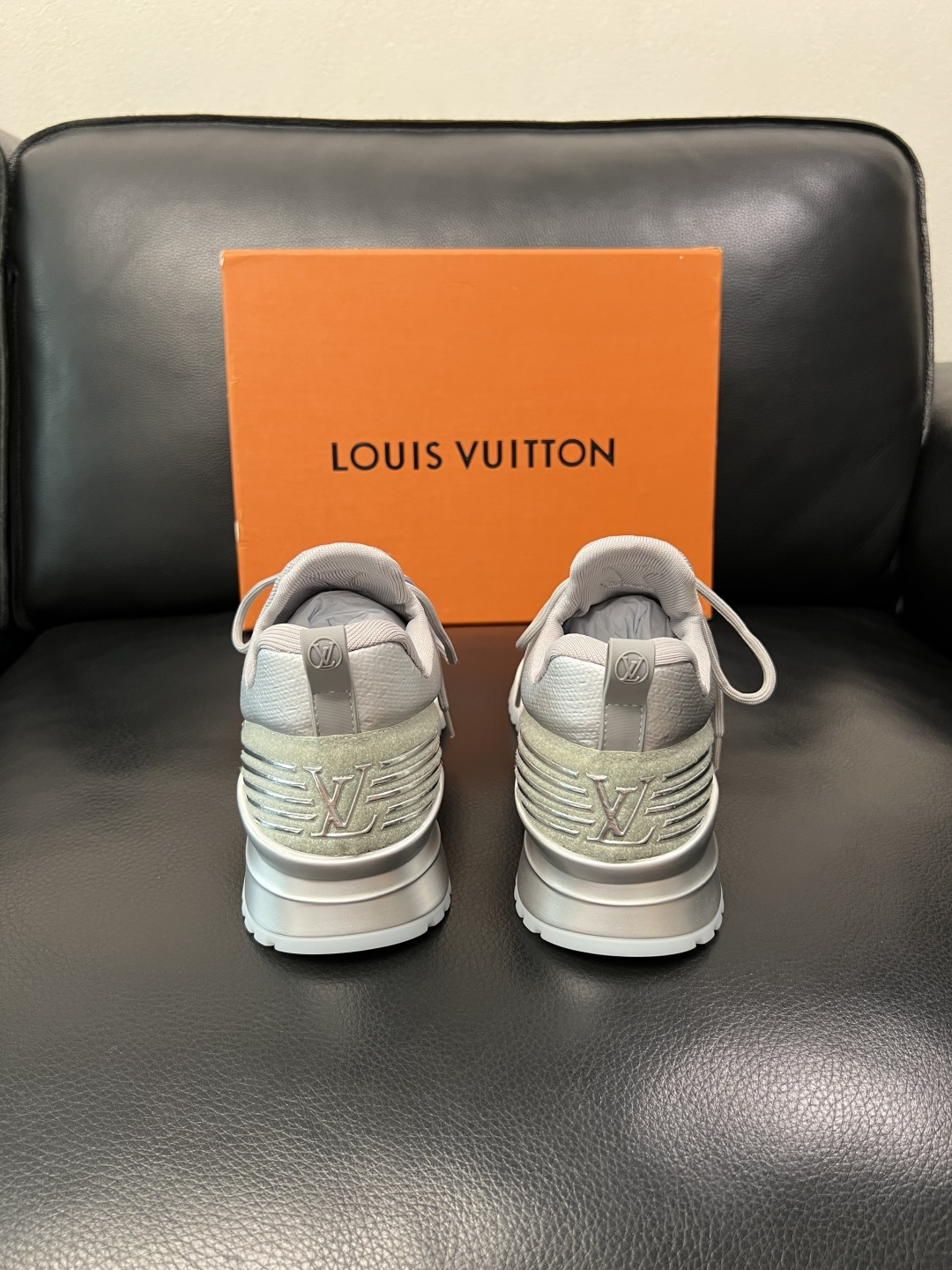 Lv  高品质  顶级工艺品  路易威登，运动板鞋专柜同步，鞋面意大利进口飞织面料，高品质拼接缤纷色彩复