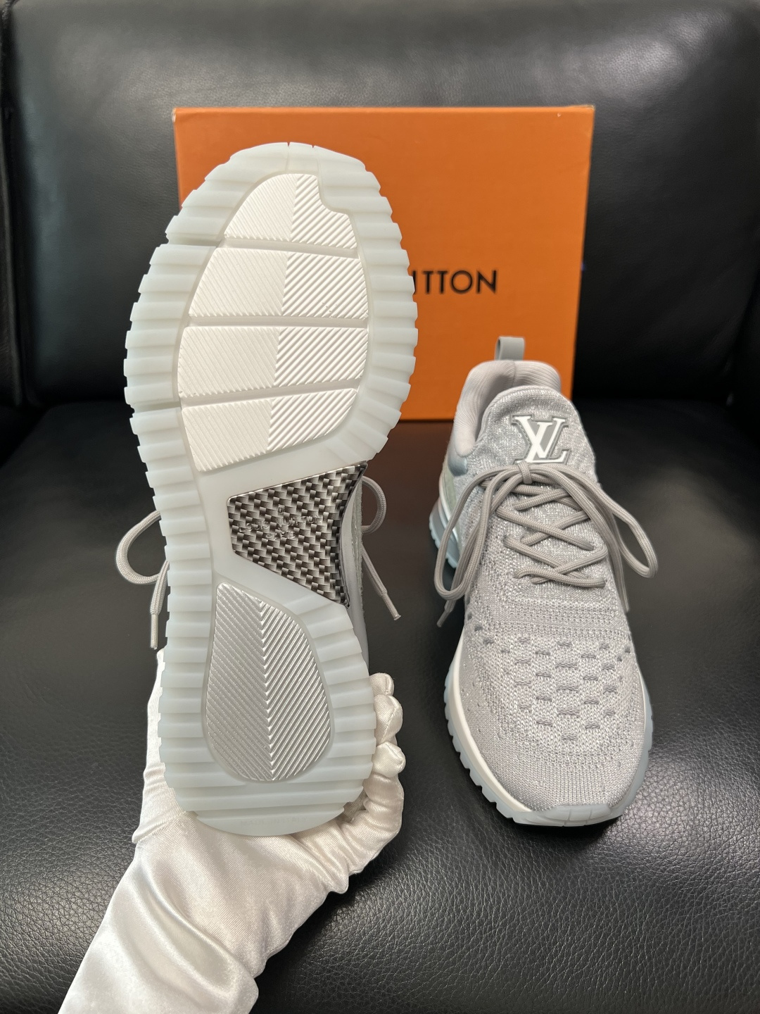 Lv  高品质  顶级工艺品  路易威登，运动板鞋专柜同步，鞋面意大利进口飞织面料，高品质拼接缤纷色彩复