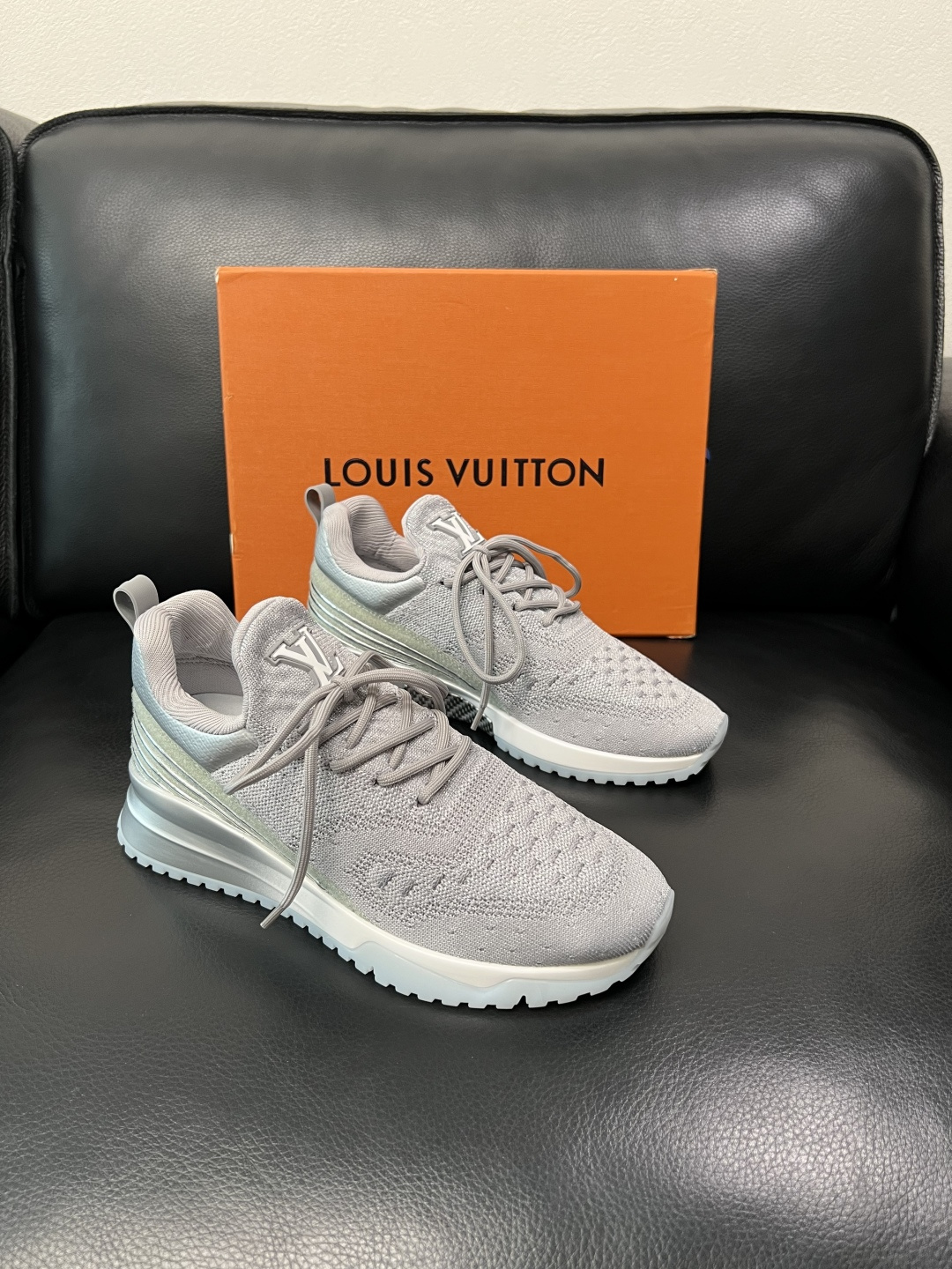 Lv  高品质  顶级工艺品  路易威登，运动板鞋专柜同步，鞋面意大利进口飞织面料，高品质拼接缤纷色彩复