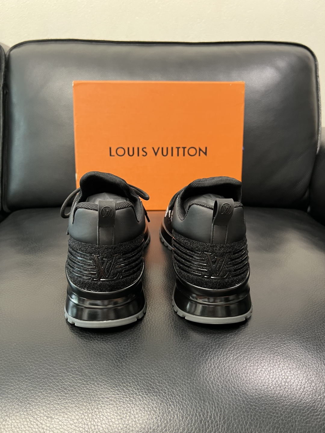 Lv  高品质  顶级工艺品  路易威登，运动板鞋专柜同步，鞋面意大利进口飞织面料，高品质拼接缤纷色彩复