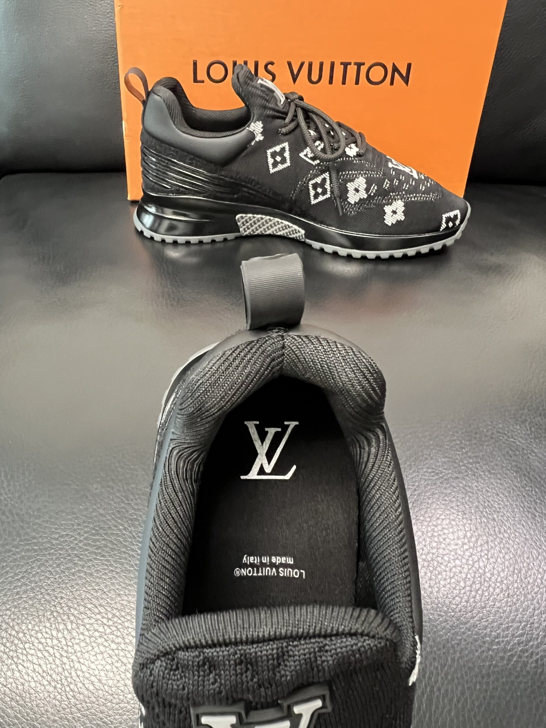 Lv  高品质  顶级工艺品  路易威登，运动板鞋专柜同步，鞋面意大利进口飞织面料，高品质拼接缤纷色彩复