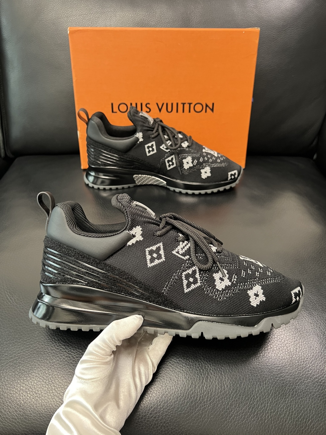 Lv  高品质  顶级工艺品  路易威登，运动板鞋专柜同步，鞋面意大利进口飞织面料，高品质拼接缤纷色彩复