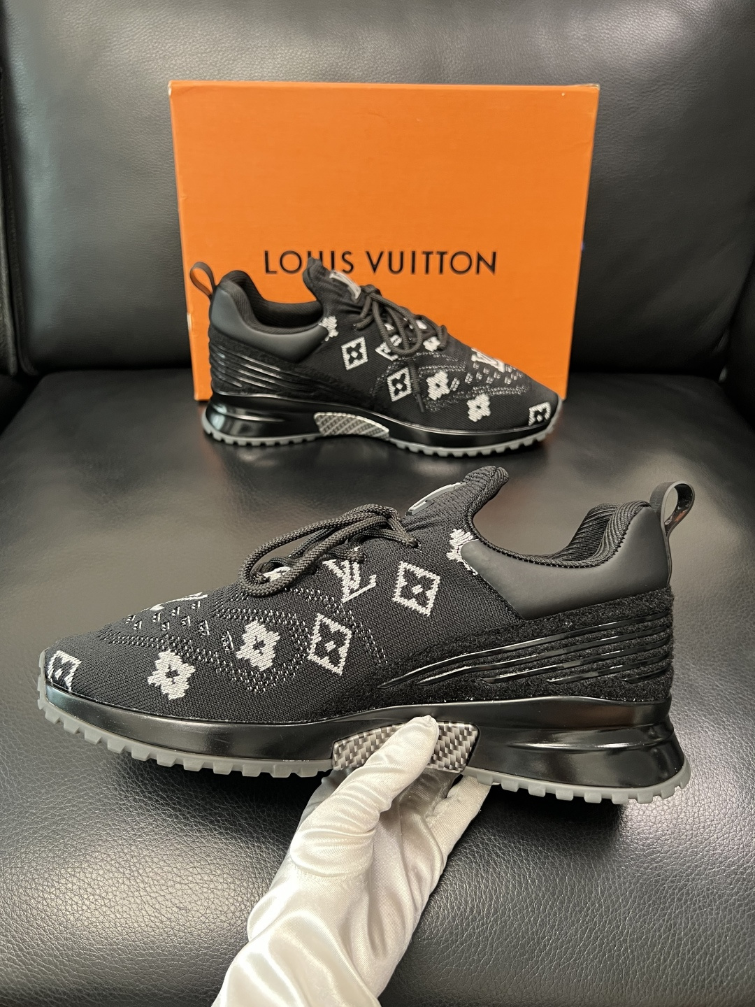Lv  高品质  顶级工艺品  路易威登，运动板鞋专柜同步，鞋面意大利进口飞织面料，高品质拼接缤纷色彩复