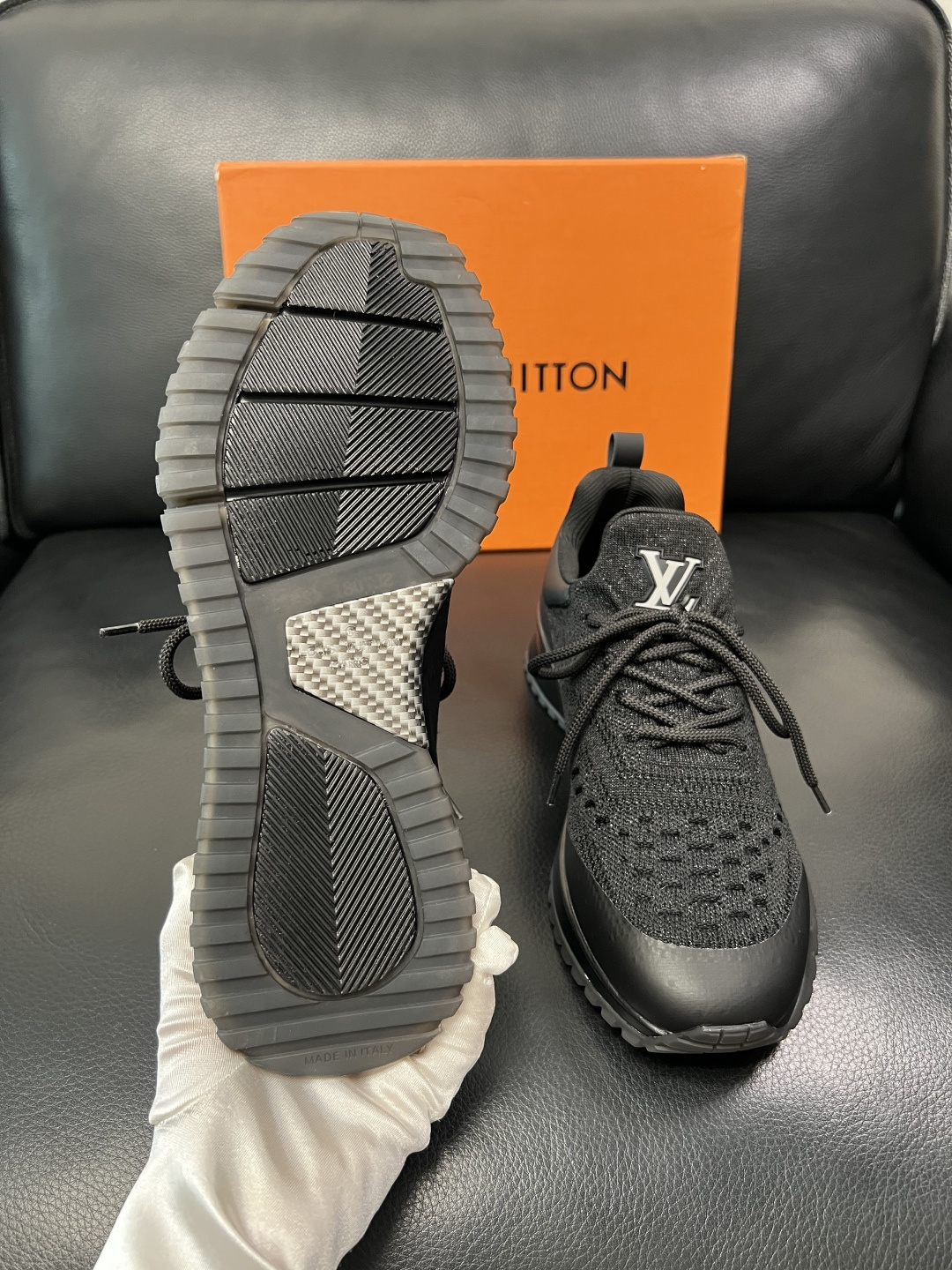 Lv  高品质  顶级工艺品  路易威登，运动板鞋专柜同步，鞋面意大利进口飞织面料，高品质拼接缤纷色彩复