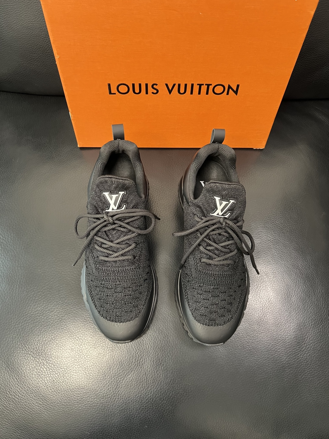 Lv  高品质  顶级工艺品  路易威登，运动板鞋专柜同步，鞋面意大利进口飞织面料，高品质拼接缤纷色彩复