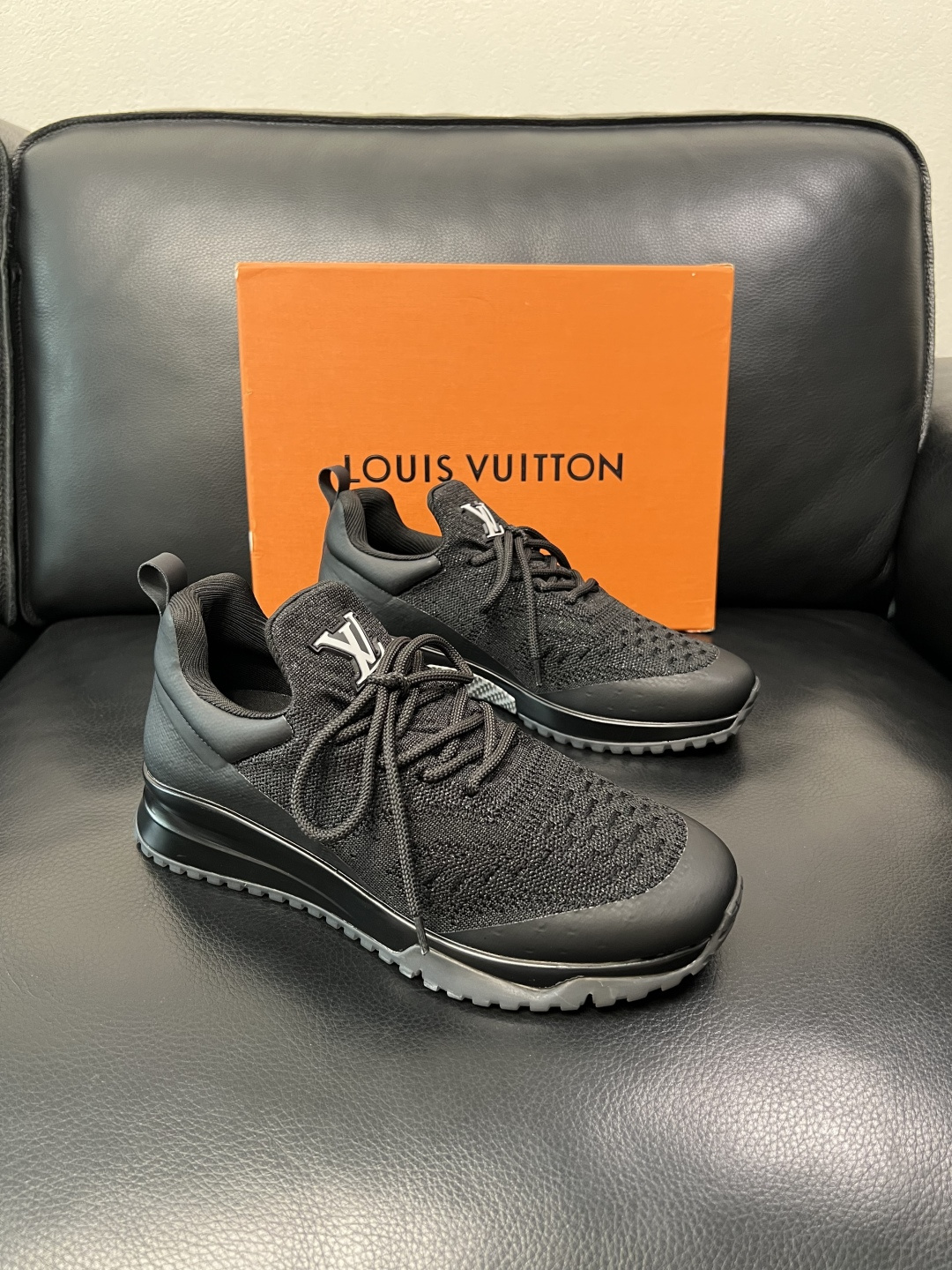 Lv  高品质  顶级工艺品  路易威登，运动板鞋专柜同步，鞋面意大利进口飞织面料，高品质拼接缤纷色彩复