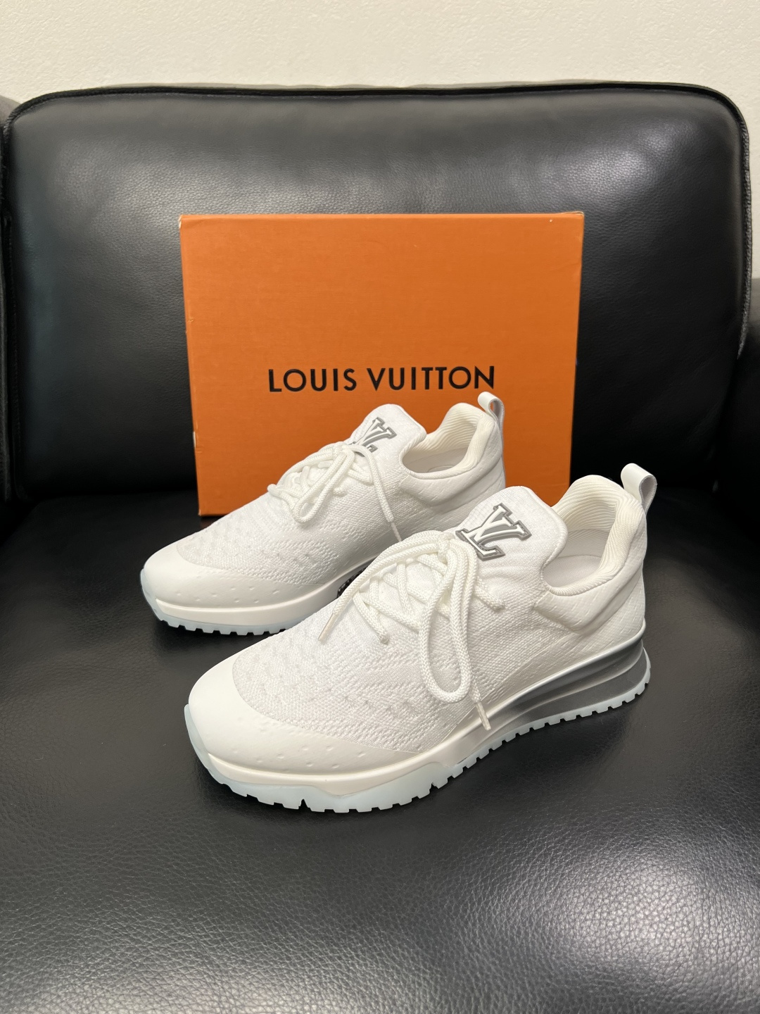 Lv  高品质  顶级工艺品  路易威登，运动板鞋专柜同步，鞋面意大利进口飞织面料，高品质拼接缤纷色彩复