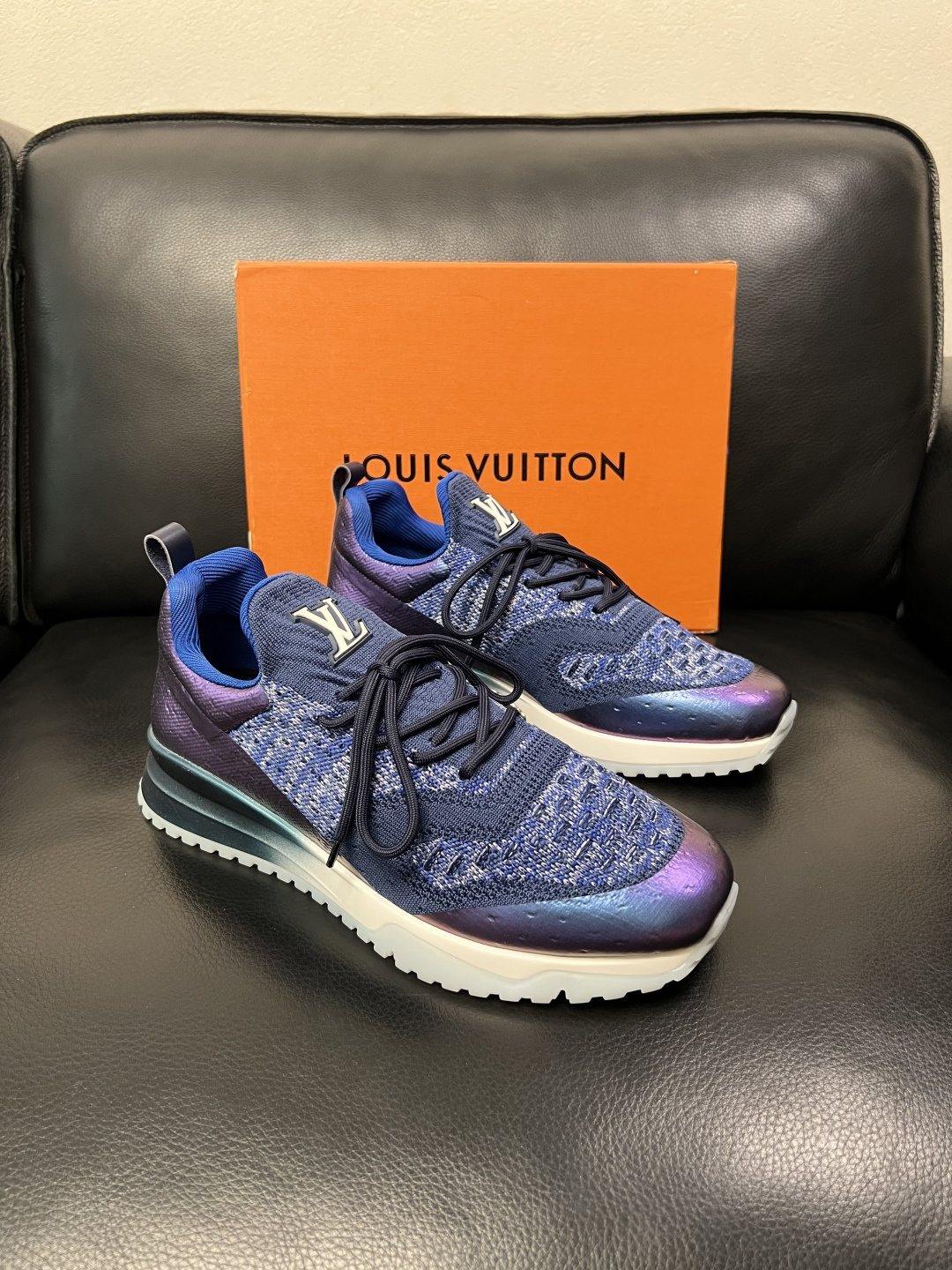 Lv  高品质  顶级工艺品  路易威登，运动板鞋专柜同步，鞋面意大利进口飞织面料，高品质拼接缤纷色彩复