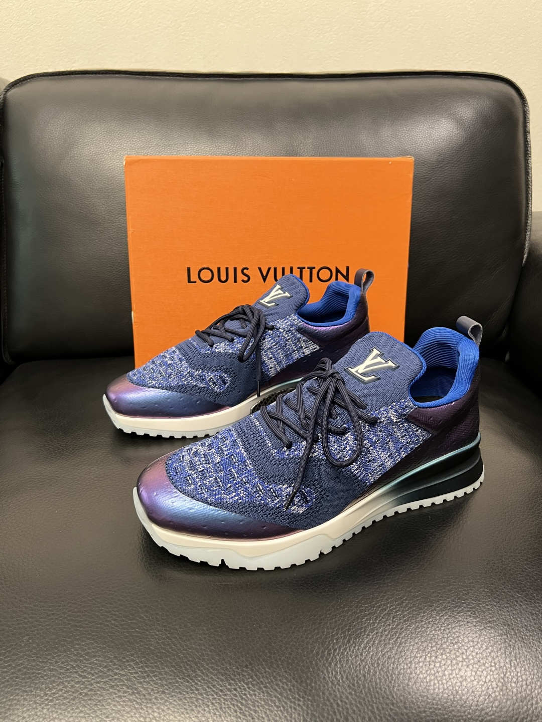 Lv  高品质  顶级工艺品  路易威登，运动板鞋专柜同步，鞋面意大利进口飞织面料，高品质拼接缤纷色彩复