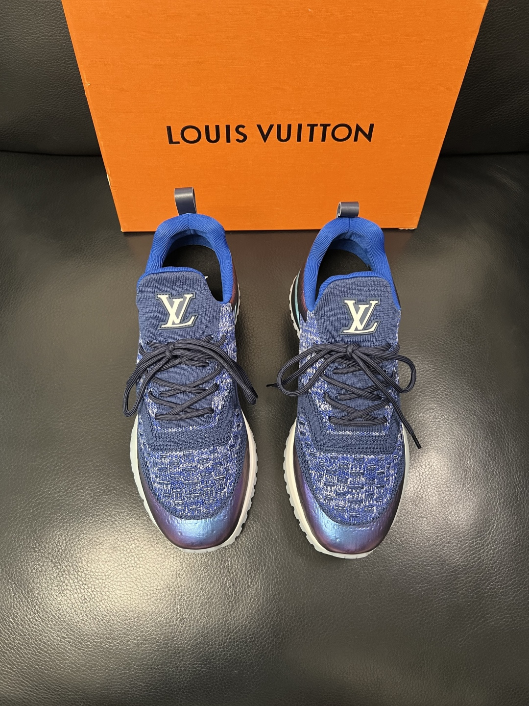 Lv  高品质  顶级工艺品  路易威登，运动板鞋专柜同步，鞋面意大利进口飞织面料，高品质拼接缤纷色彩复