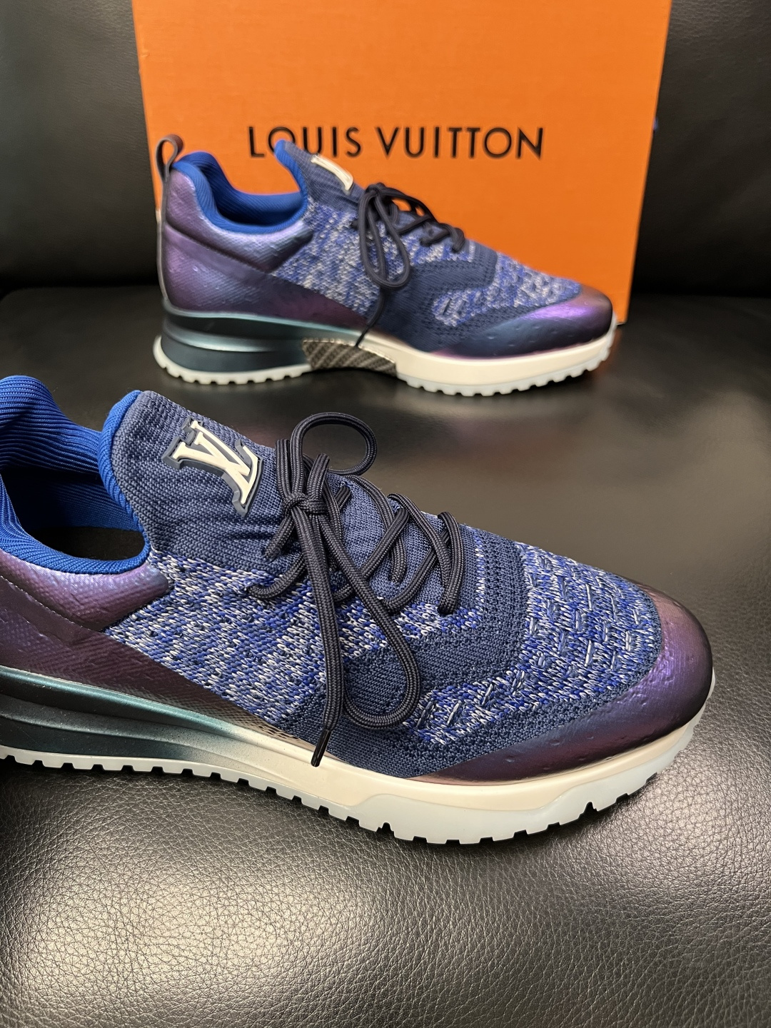 Lv  高品质  顶级工艺品  路易威登，运动板鞋专柜同步，鞋面意大利进口飞织面料，高品质拼接缤纷色彩复