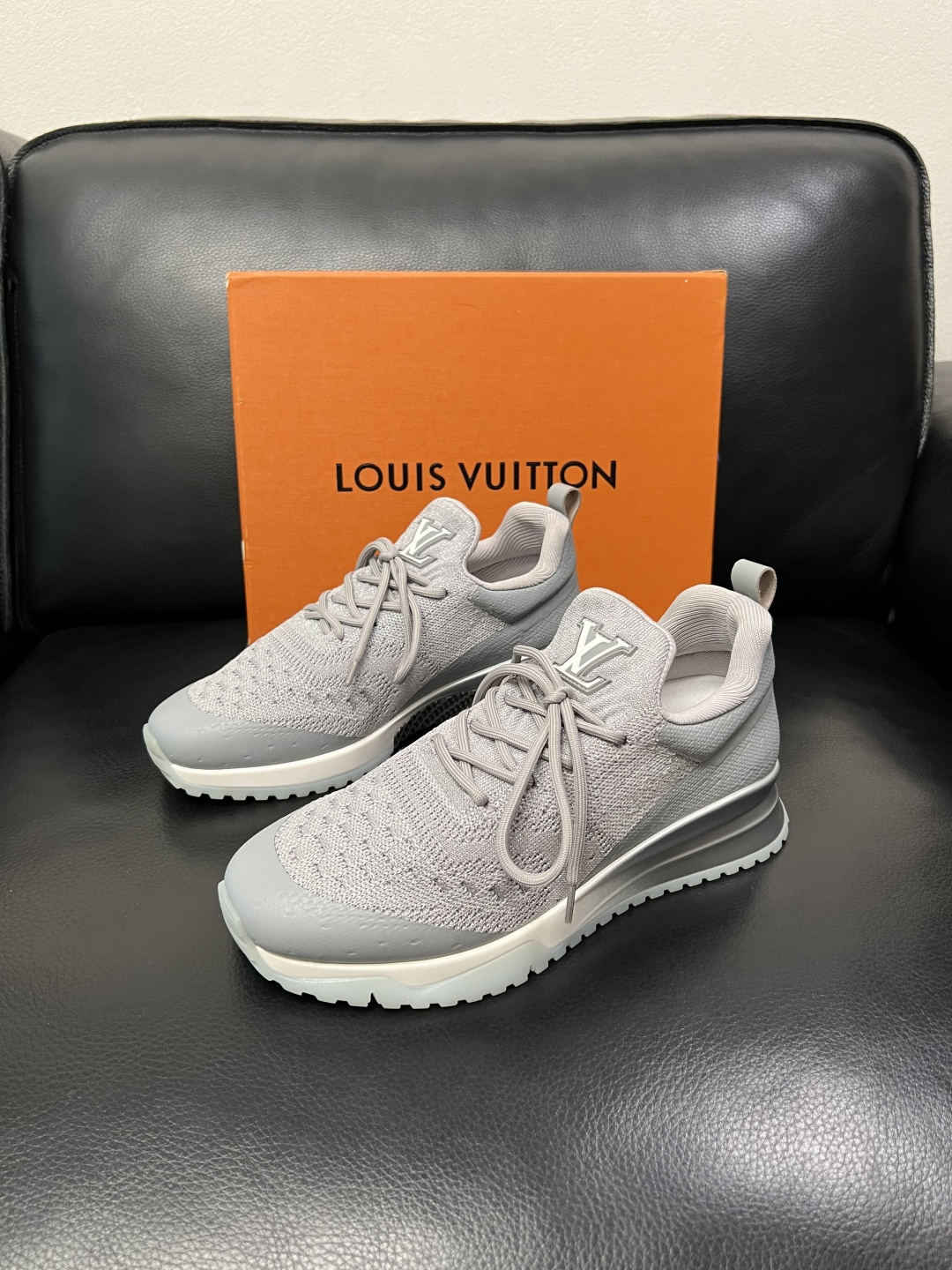 Lv  高品质  顶级工艺品  路易威登，运动板鞋专柜同步，鞋面意大利进口飞织面料，高品质拼接缤纷色彩复