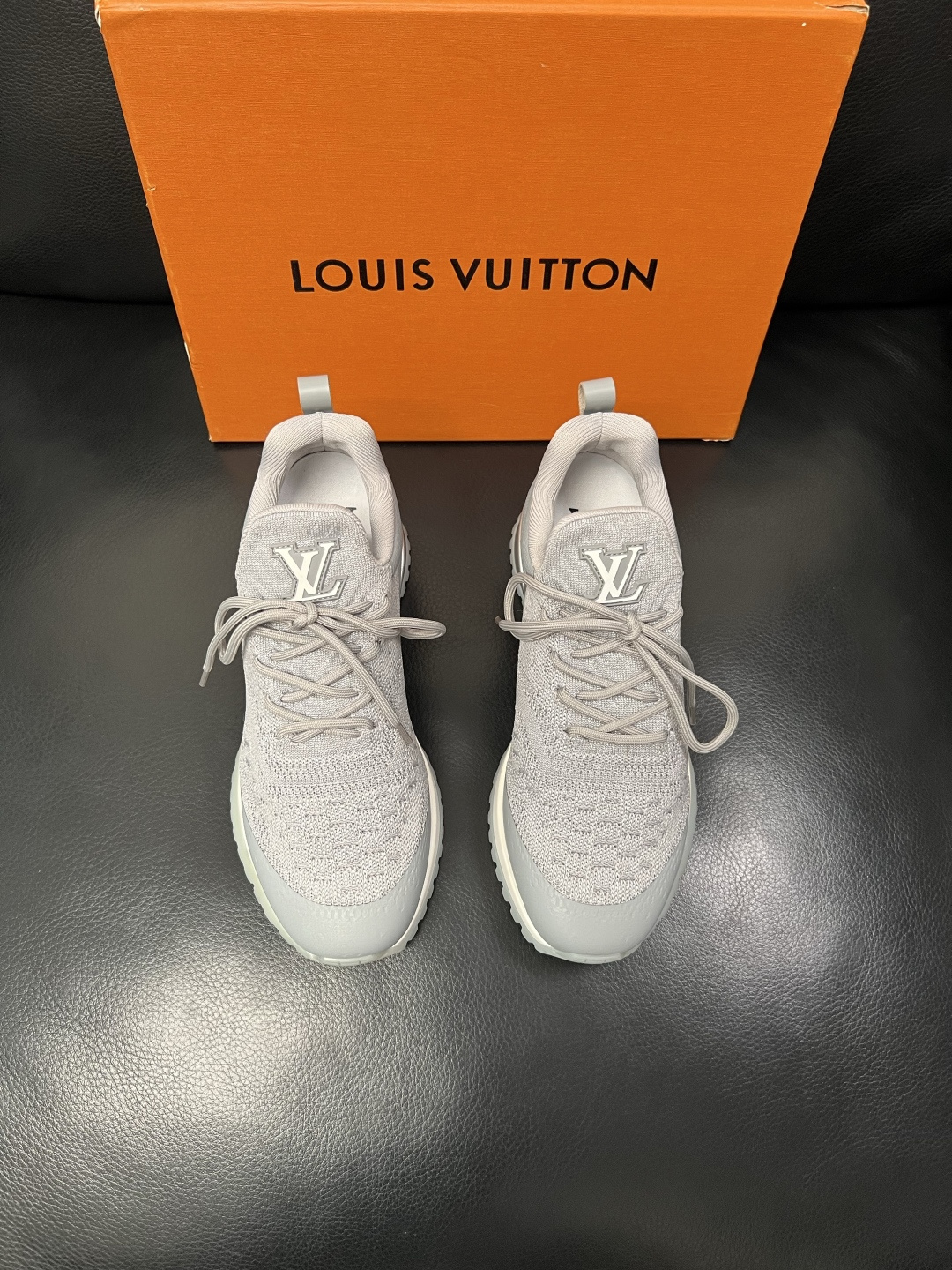 Lv  高品质  顶级工艺品  路易威登，运动板鞋专柜同步，鞋面意大利进口飞织面料，高品质拼接缤纷色彩复