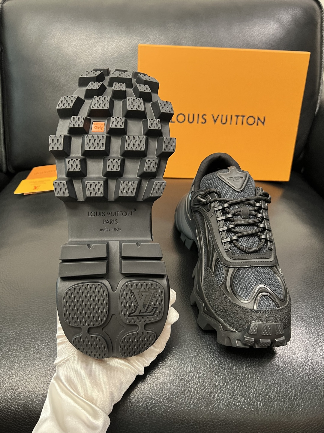 Lv  高品质  顶级工艺品  路易威登，运动板鞋专柜同步，鞋面意大利进口飞织面料，高品质拼接缤纷色彩复