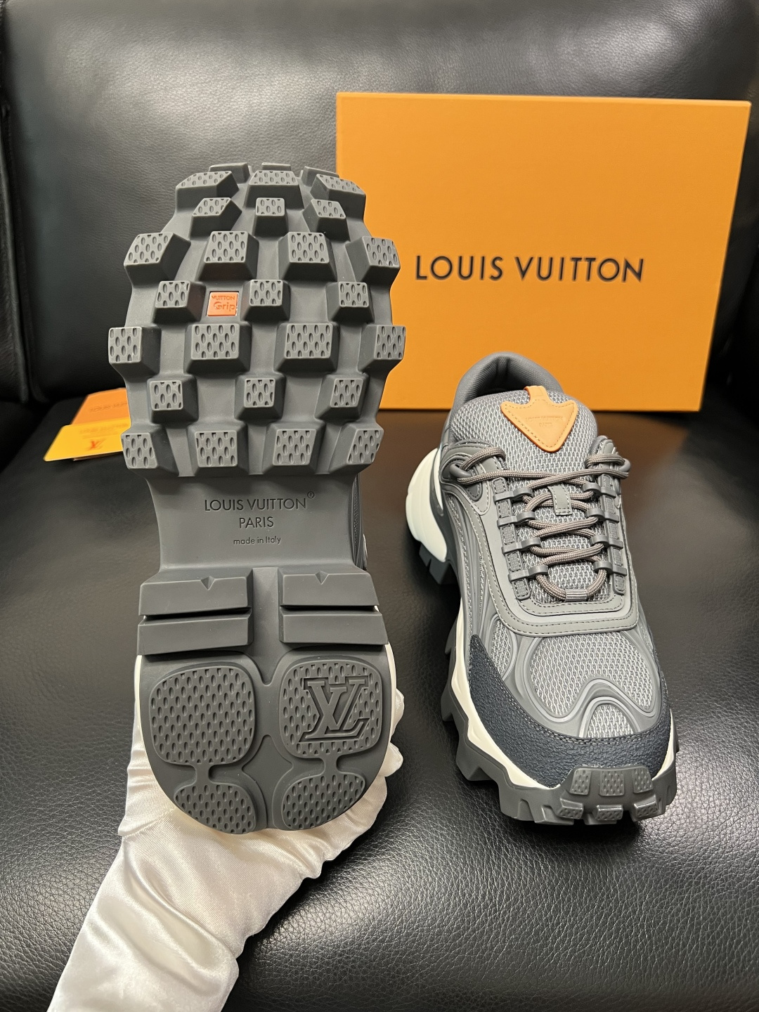 Lv  高品质  顶级工艺品  路易威登，运动板鞋专柜同步，鞋面意大利进口飞织面料，高品质拼接缤纷色彩复