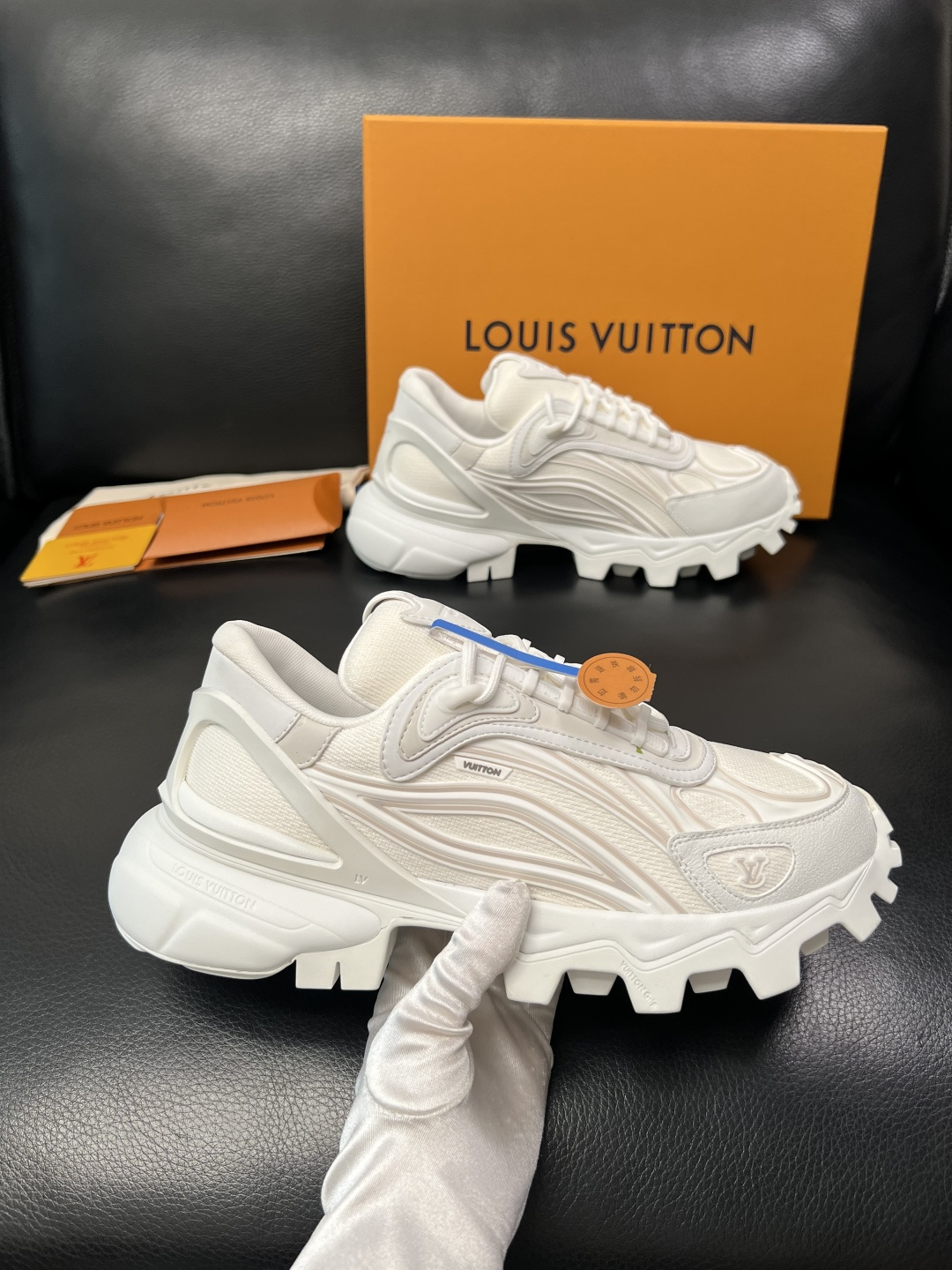 Lv  高品质  顶级工艺品  路易威登，运动板鞋专柜同步，鞋面意大利进口飞织面料，高品质拼接缤纷色彩复