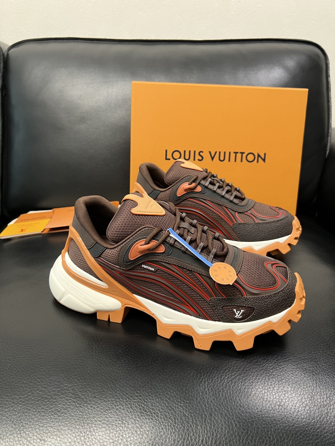 NO:782658,Lv high quality top crafts Louis Vuitton, sports sneakers counter synchronization, uppers imported from Italy fly woven fabrics, high-quality splicing colorful complex crafts, imported cowhide lining soft and comfortable, original soles specially provided by the original factory, TPU exclusive movable molded soles super comfortable, original factory follow-up goods, code number 39-44 (customized 45), louis vuitton, louis vuitton, cowhide19860909Lv 高品质 顶级工艺品 路易威登,运动板鞋专柜同步,鞋面意大利进口飞织面料,高品质拼接缤纷色彩复杂工艺品,进口牛皮里垫柔软舒适,鞋底原厂特供原版底,TPU独家活动成型底超级舒适,原厂跟单货,码数 39-44（订做 45）,,louis vuitton,louis vuitton,cowhide,Men's shoes