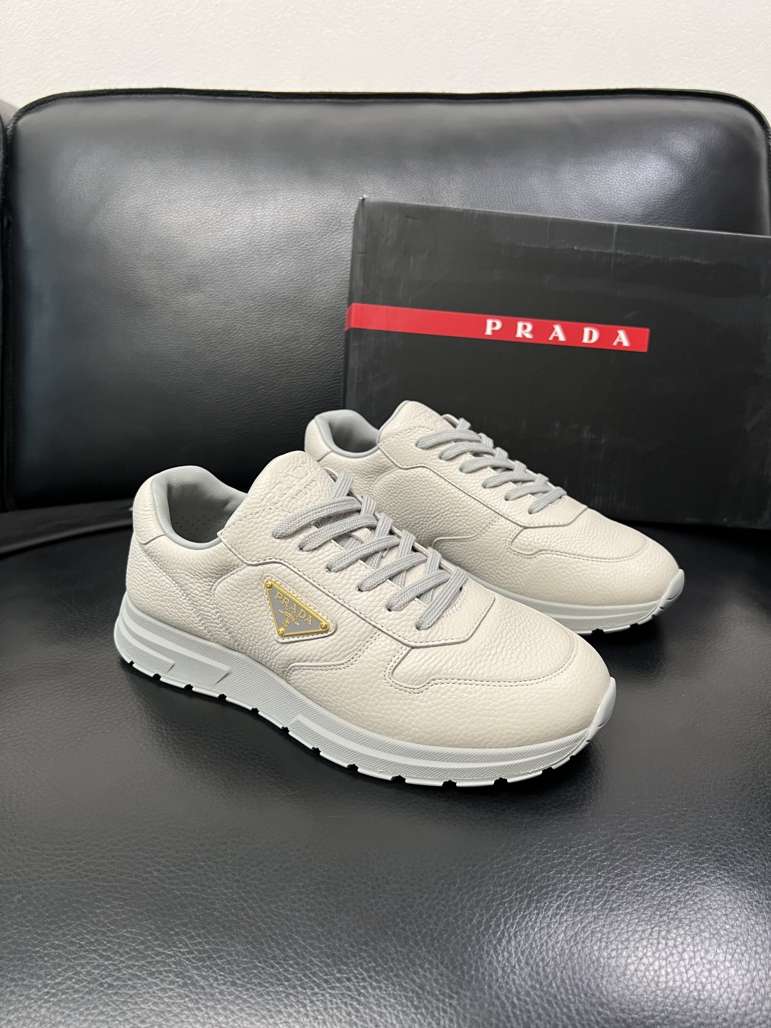 NO:782806,PRADA High-quality top crafts Prada counters synchronized with original factory configuration, original cowhide fabric imported from Italy, breathable and comfortable imported water-dyed cowhide lining, soles specially provided by the original factory and super comfortable, original factory order code number 39-44 (order 38 45),, prada, prada, cowhide19860909PRADA 高品质 顶级工艺品 普拉达 专柜同步 原厂配置,意大利进口原版牛皮面料,透气舒适进口水染牛里垫,鞋底原厂特供原版底超级舒适,原厂跟单货码数 39-44（订 38 45）,,prada,prada,cowhide,Men's shoes