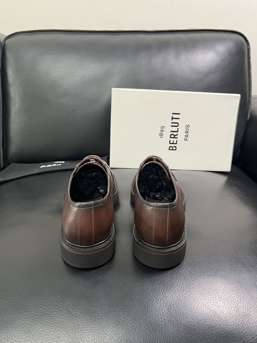 Berluti  顶级代购  布鲁提 专柜同步发售原厂配置，意大利进口牛皮面料，全进口水染牛皮里垫，鞋底