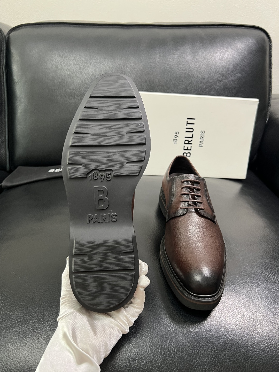 Berluti  顶级代购  布鲁提 专柜同步发售原厂配置，意大利进口牛皮面料，全进口水染牛皮里垫，鞋底
