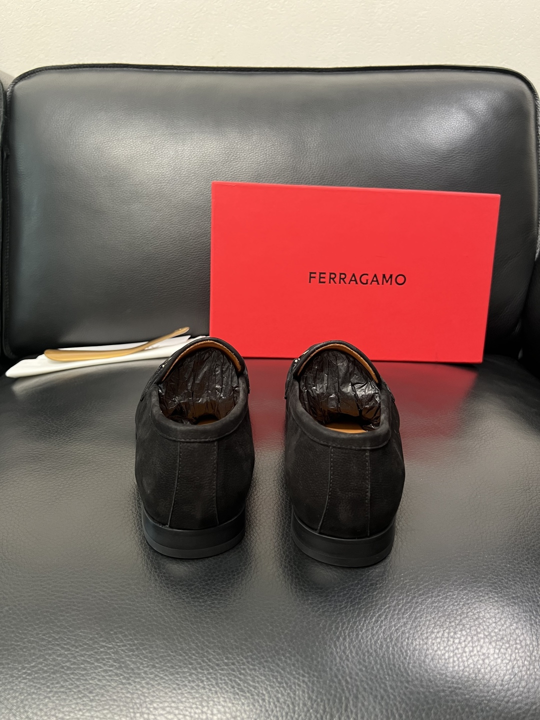 Ferragamo  高品质  顶级工艺品  菲拉格慕  皮鞋专柜同步发售原厂配置，意大利进口原版牛皮，