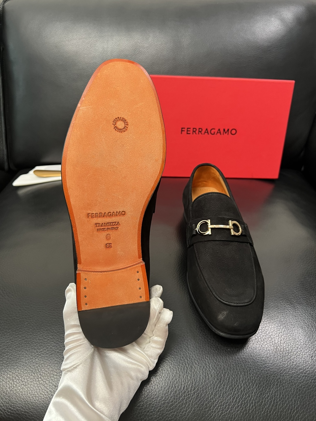 Ferragamo  高品质  顶级工艺品  菲拉格慕  皮鞋专柜同步发售原厂配置，意大利进口原版牛皮，