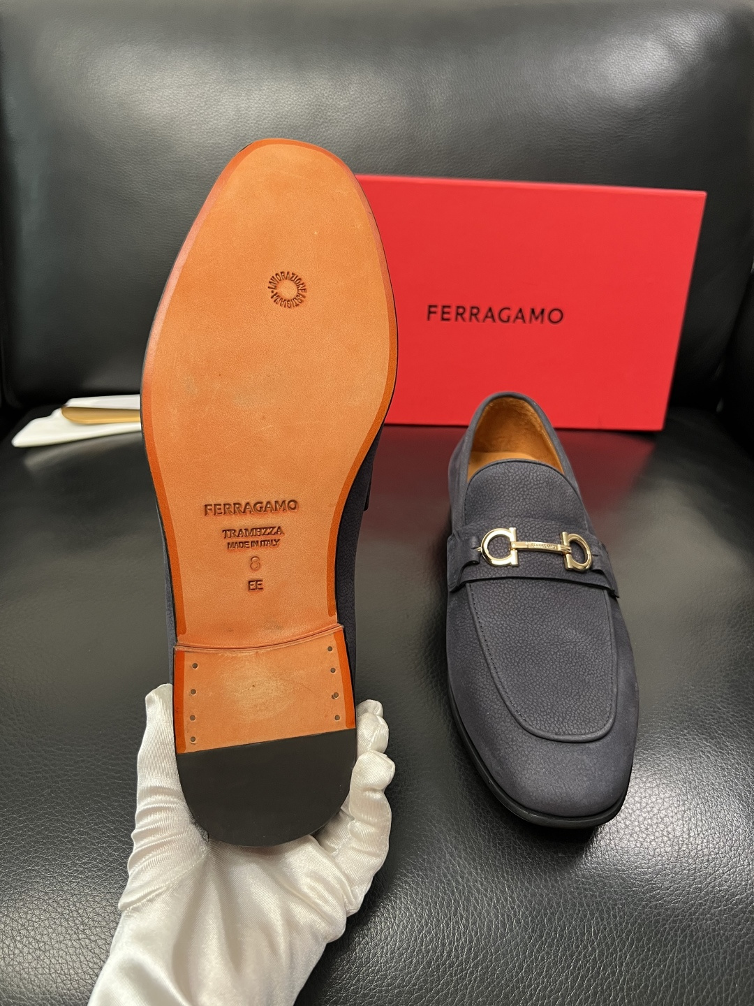 Ferragamo  高品质  顶级工艺品  菲拉格慕  皮鞋专柜同步发售原厂配置，意大利进口原版牛皮，