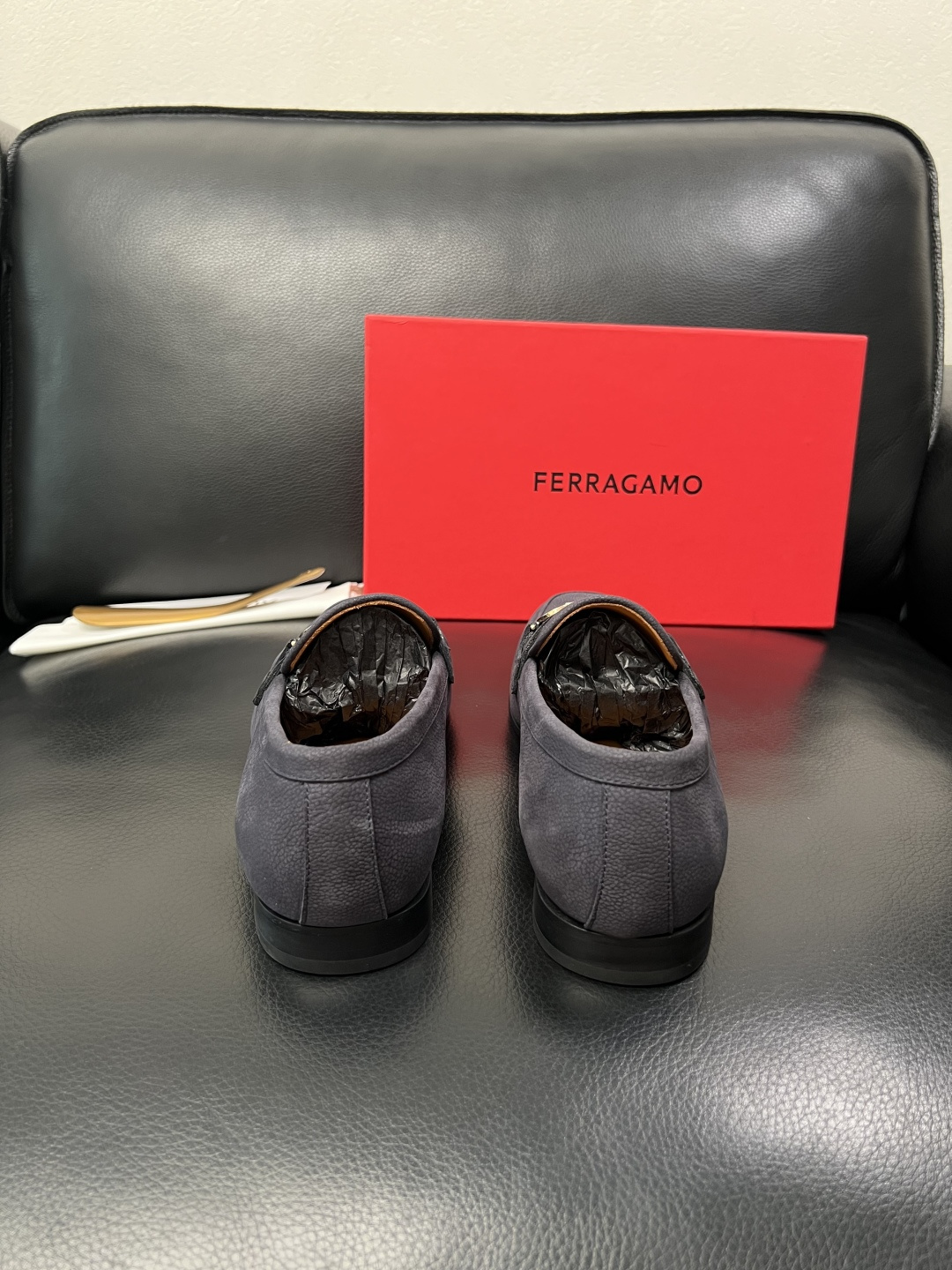 Ferragamo  高品质  顶级工艺品  菲拉格慕  皮鞋专柜同步发售原厂配置，意大利进口原版牛皮，