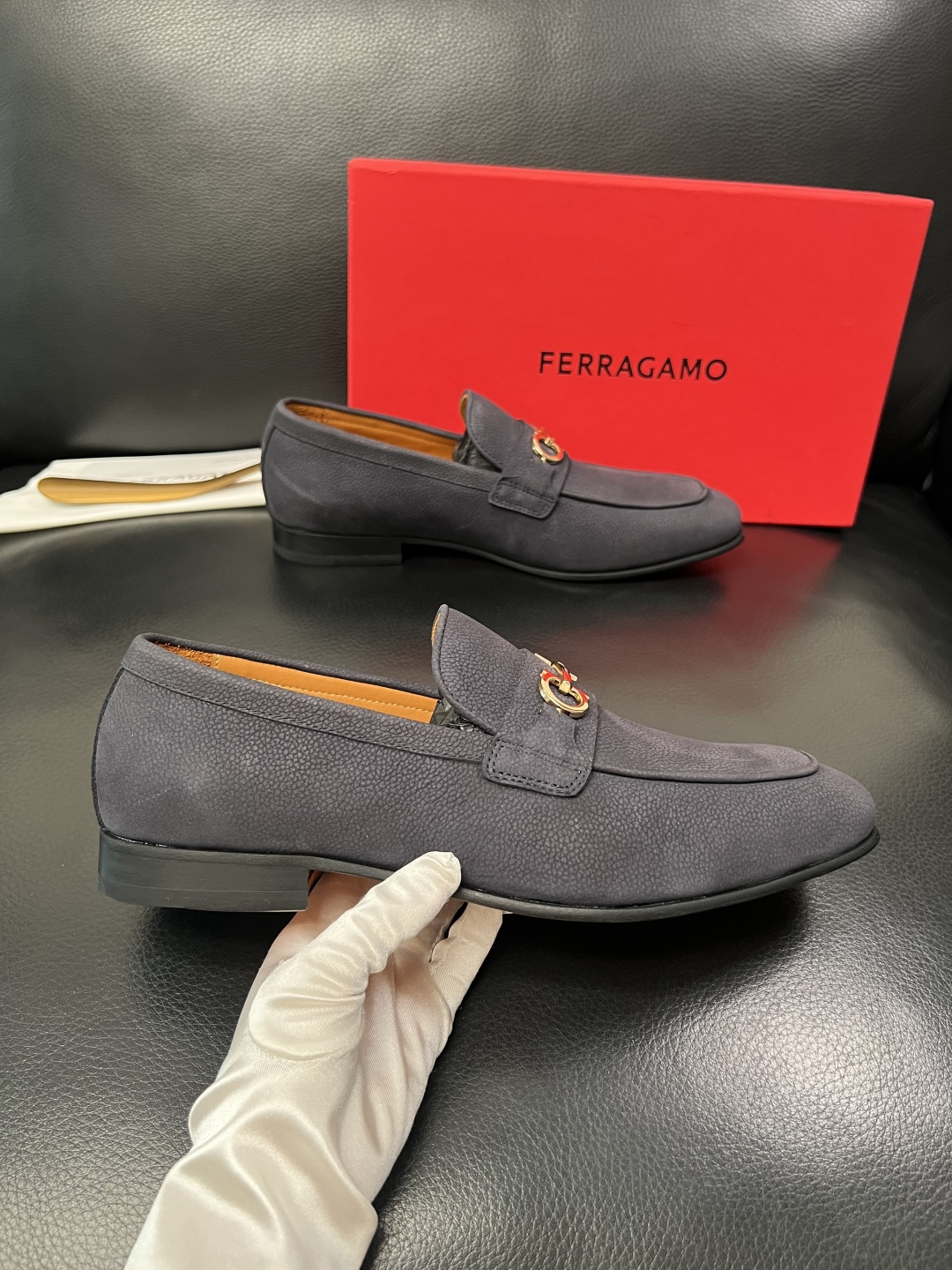 Ferragamo  高品质  顶级工艺品  菲拉格慕  皮鞋专柜同步发售原厂配置，意大利进口原版牛皮，